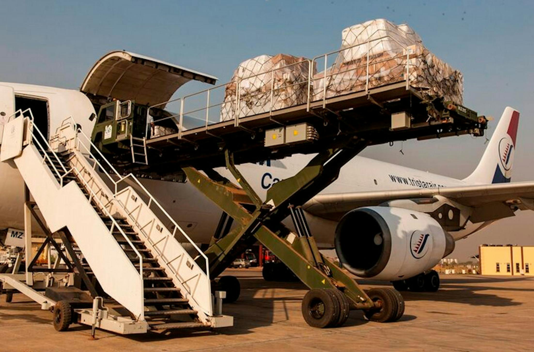 Il cargo umanitario dell'UNICEF atterrato ieri a Juba (Sud Sudan) - ©UNICEF South Sudan/2014