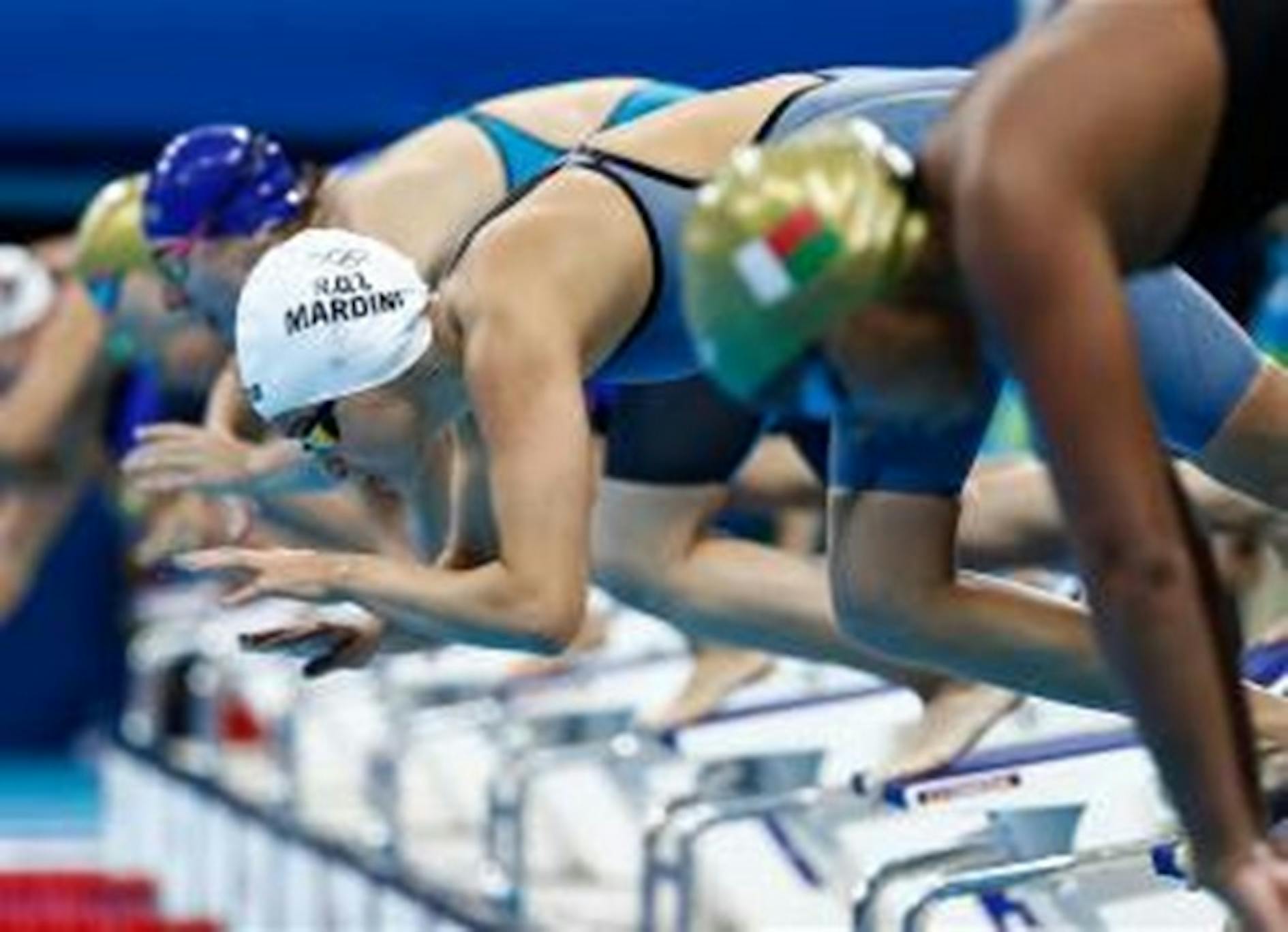 Yusra Mardini, con la calottina del Refugee Olympic Team, alla partenza della sua batteria dei 100 stile libero a Rio