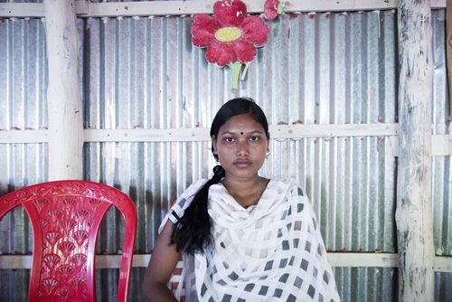 Chanda vive nel villaggio di Daccope, nel distretto di Khulna. Due anni fa, grazie all’aiuto di tutta la comunità, è riuscita a evitare il matrimonio. Ora ha 17 anni e frequenta la 10a classe - ©Neige De Benedetti per UNICEF Italia /2015