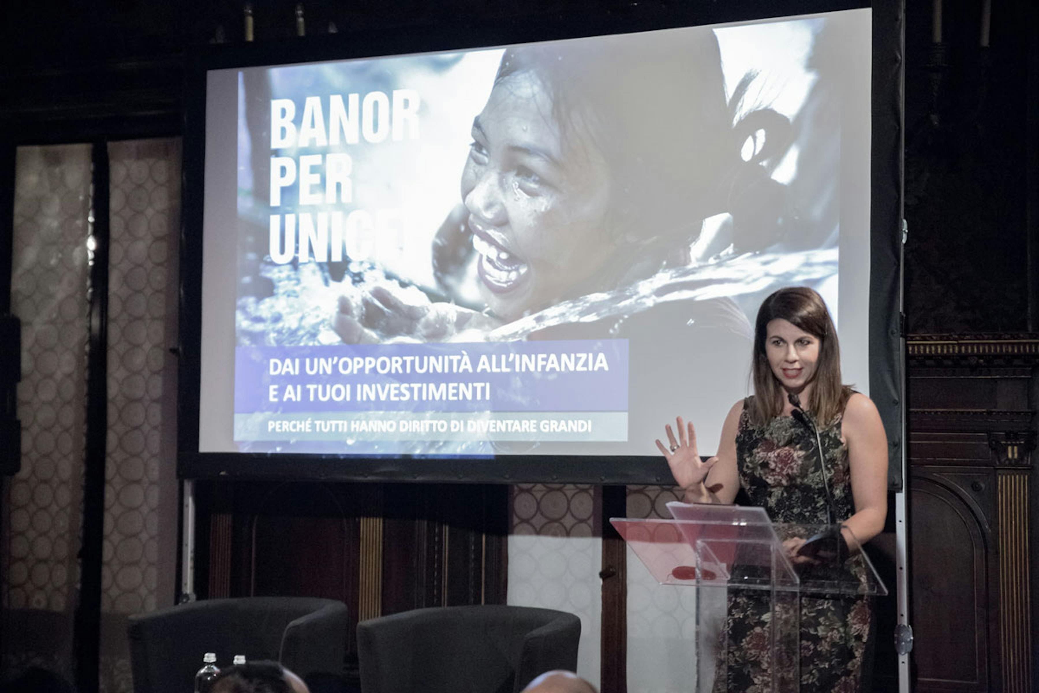 Geppi Cucciari, testimonial della cerimonia di presentazione del fondo Banor per l'UNICEF a Milano 