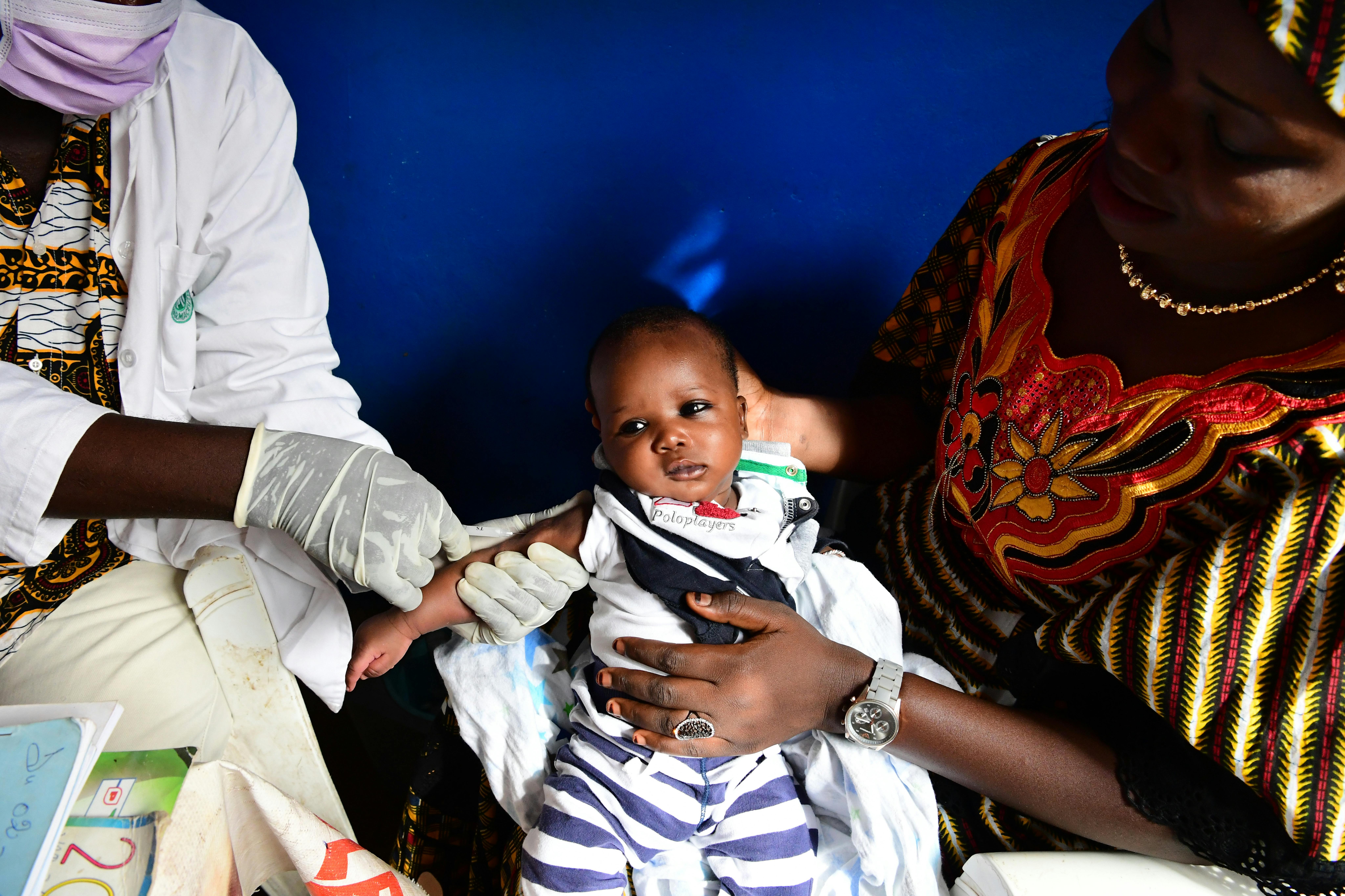Djibril, 2 mesi, si trova in ospedale vaccinazioni di routine. Siamo in Costa D’Avorio