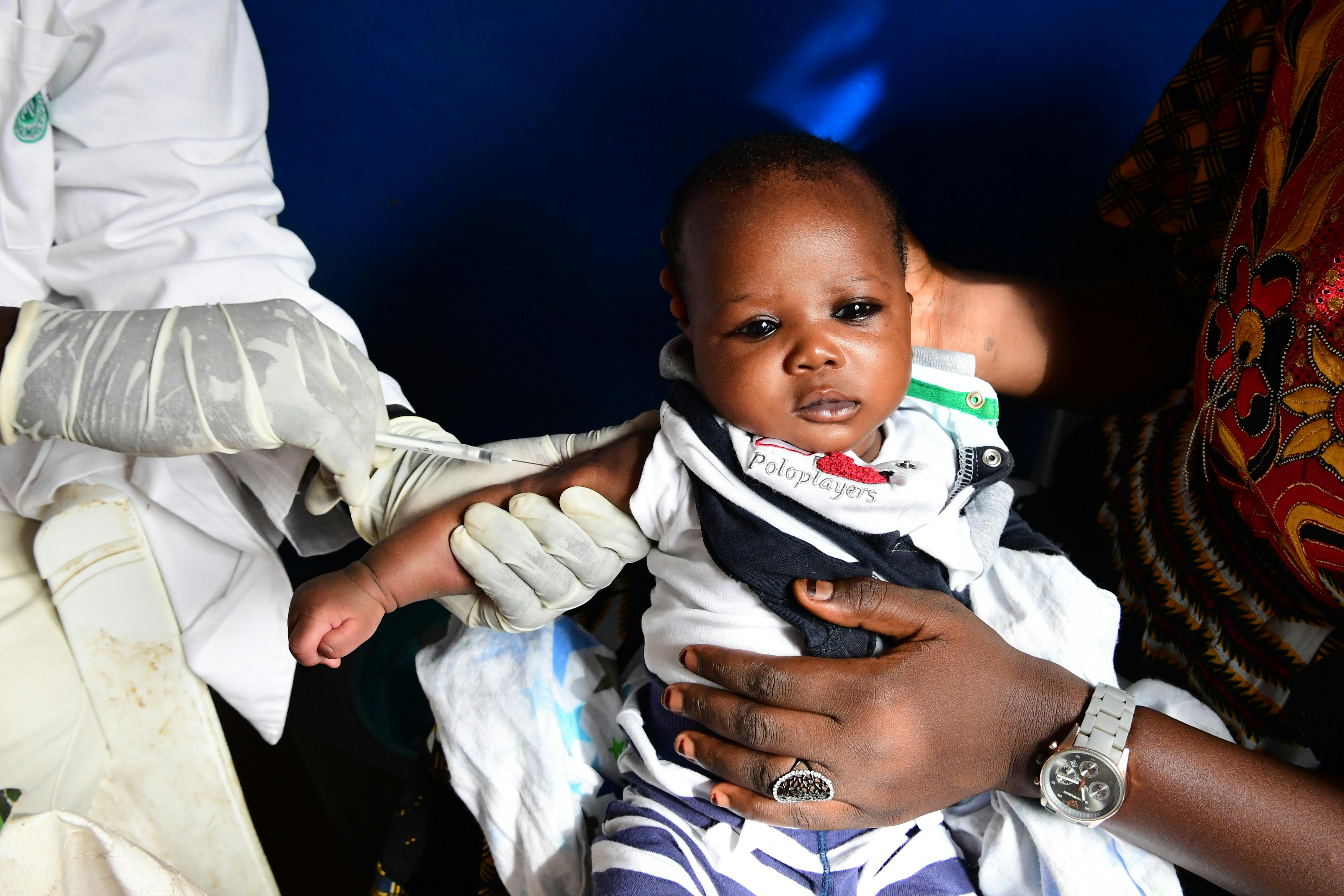 Costa d'Avorio: il piccolo Djibril si trova in ospedale per le vaccinazioni di routine