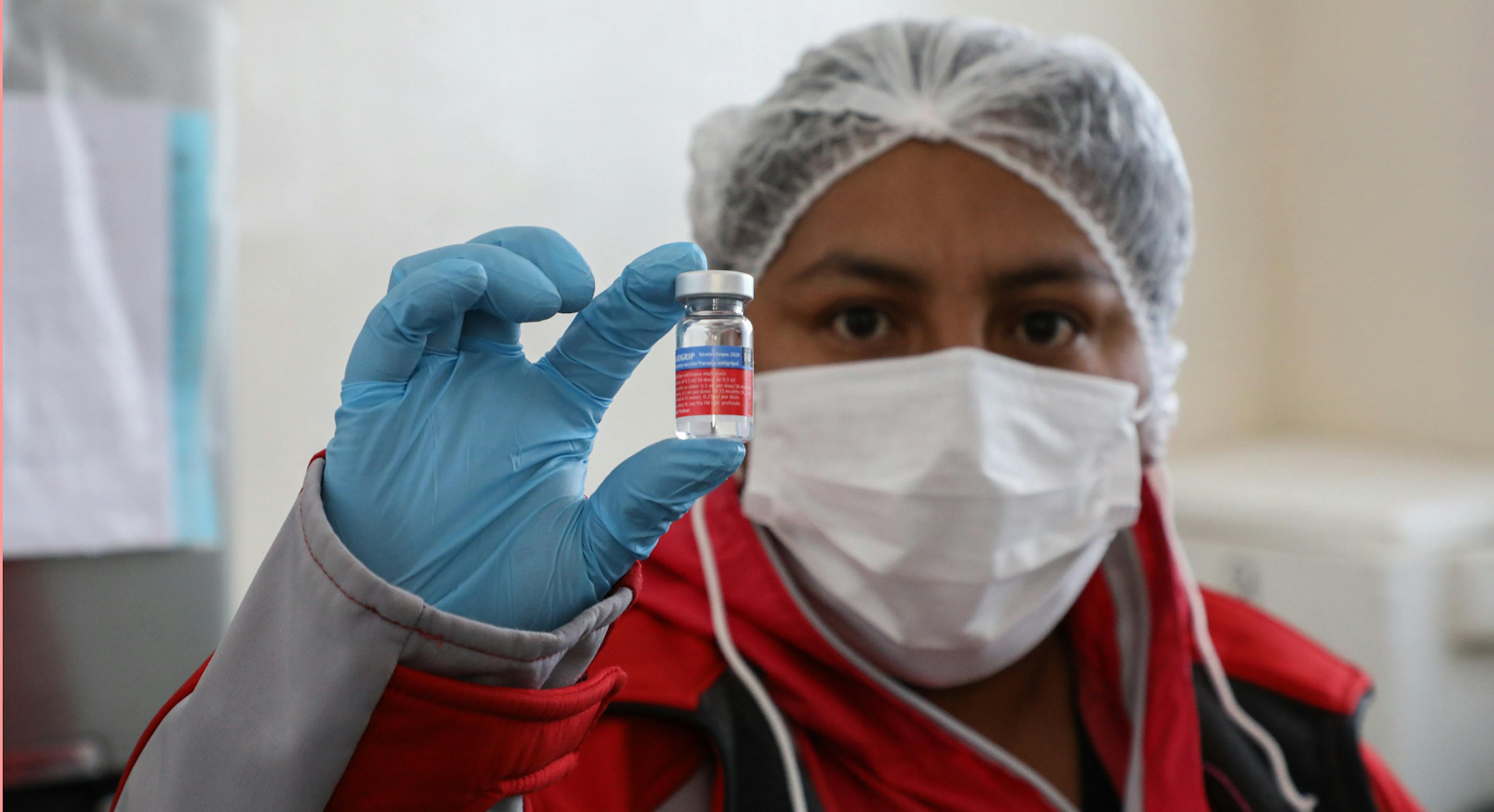 vaccinazione, covid-19, infermiera