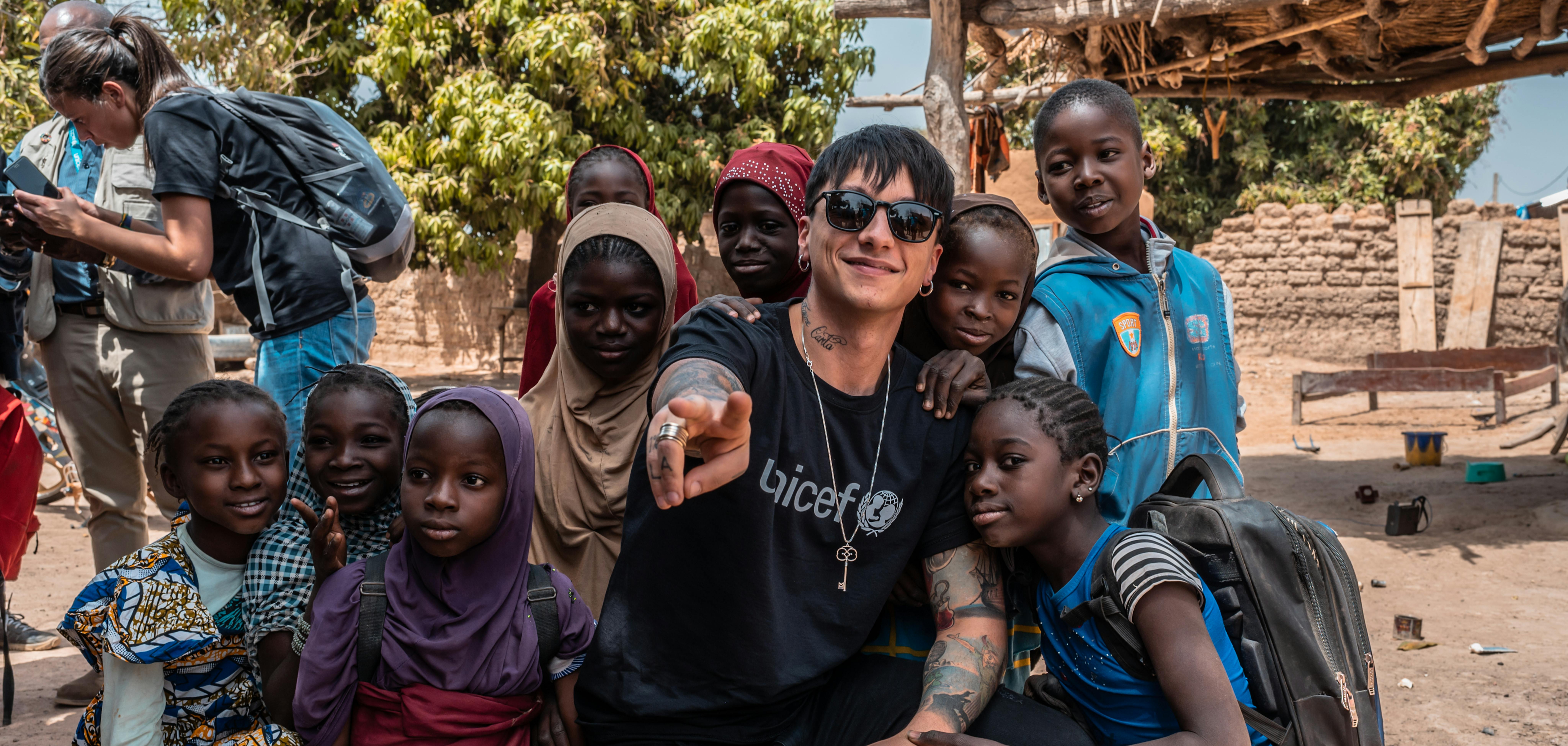 ULTIMO nel suo viaggio sul campo con UNICEF in Mali