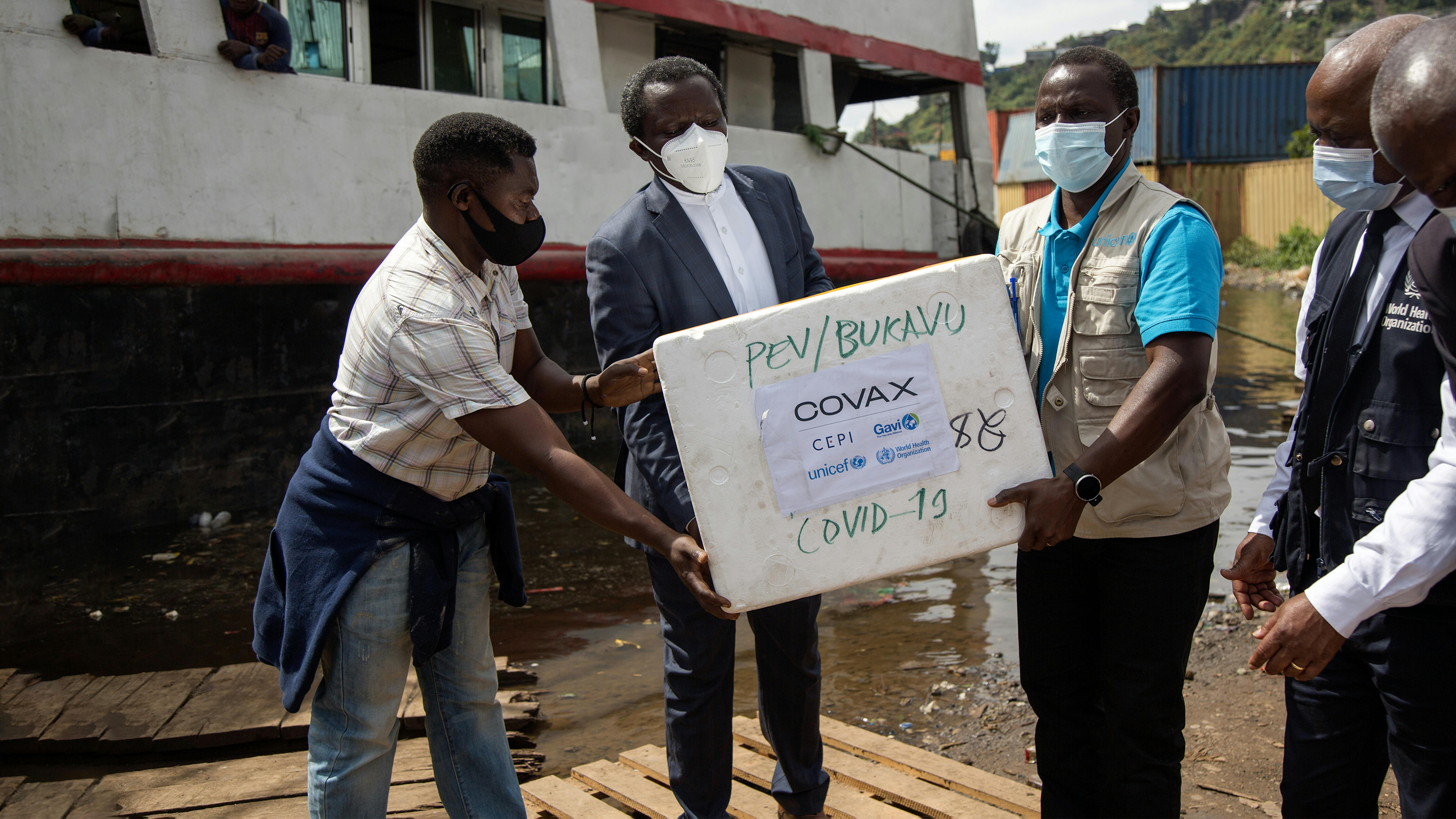 Repubblica Democratica del Congo. 41.000 dosi di vaccino contro COVID-19 sono arrivate a Bukavu grazie a COVAX.