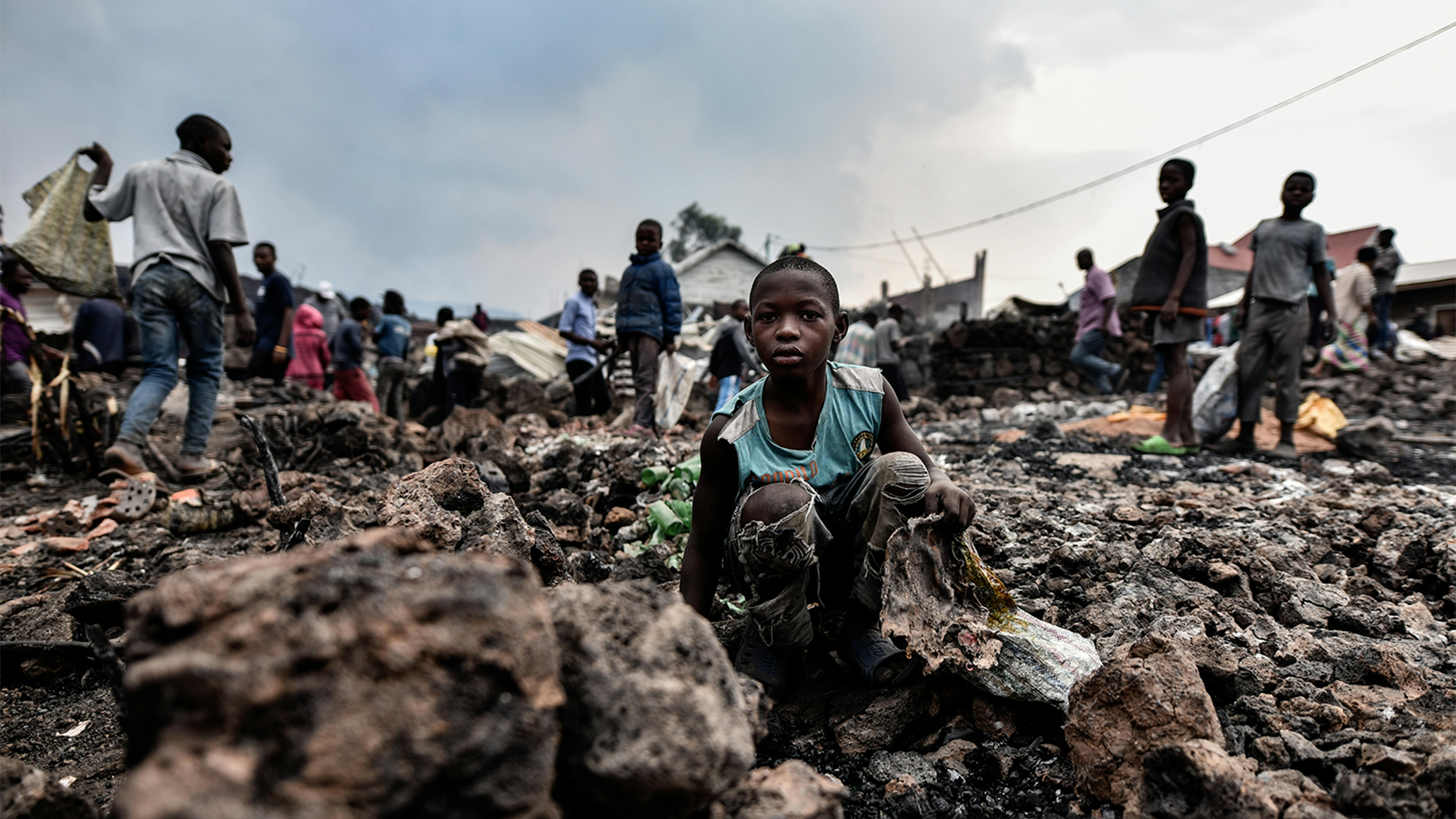 2020 Rep. Dem. Congo Congo. Uno dei tanti bambini rimasti separati dai genitori dopo l'eruzione del vulcano Nyiragongo 