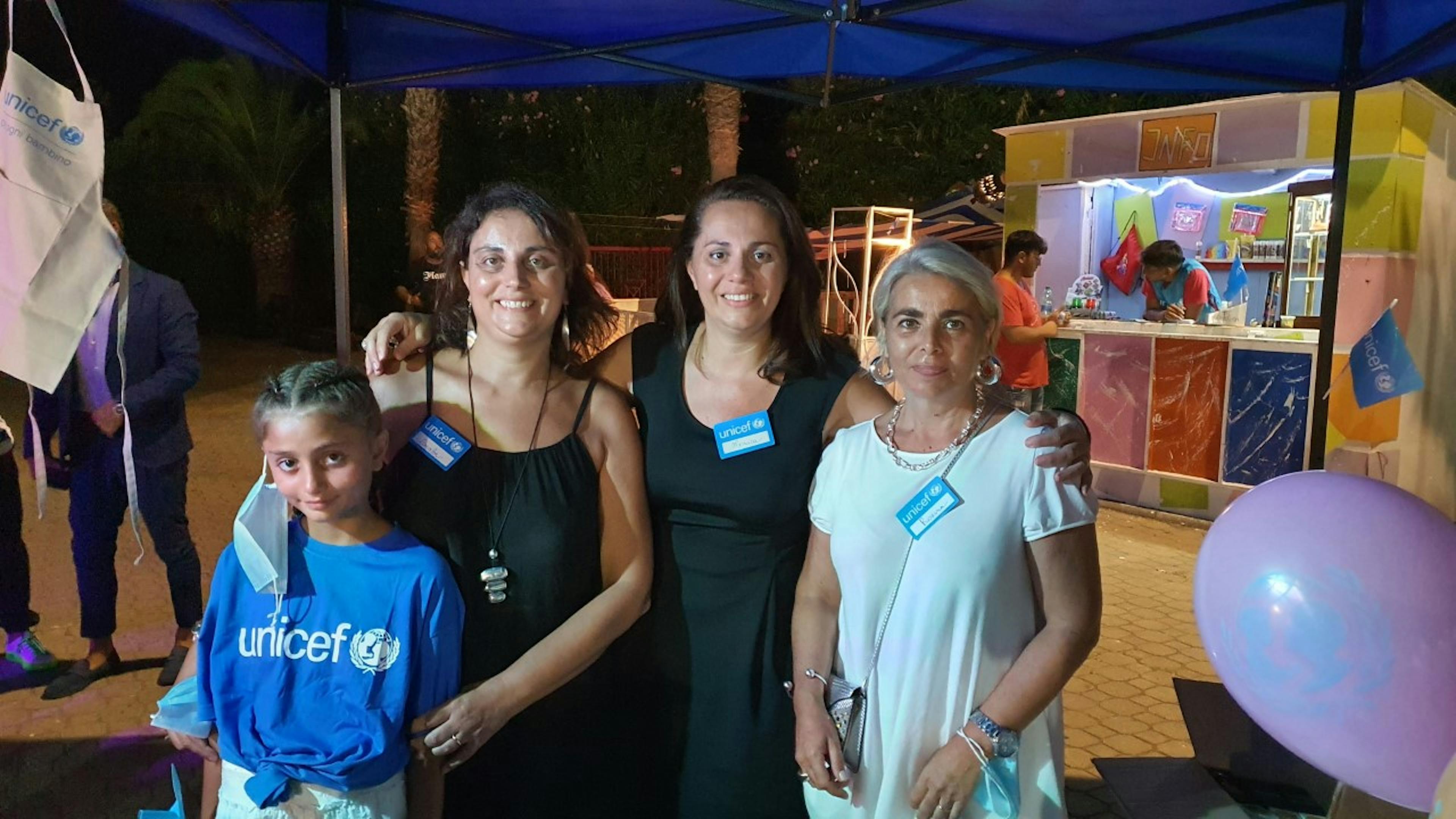 La presidente del Comitato Prov.le UNICEF di Cosenza con le volontarie a Belvedere