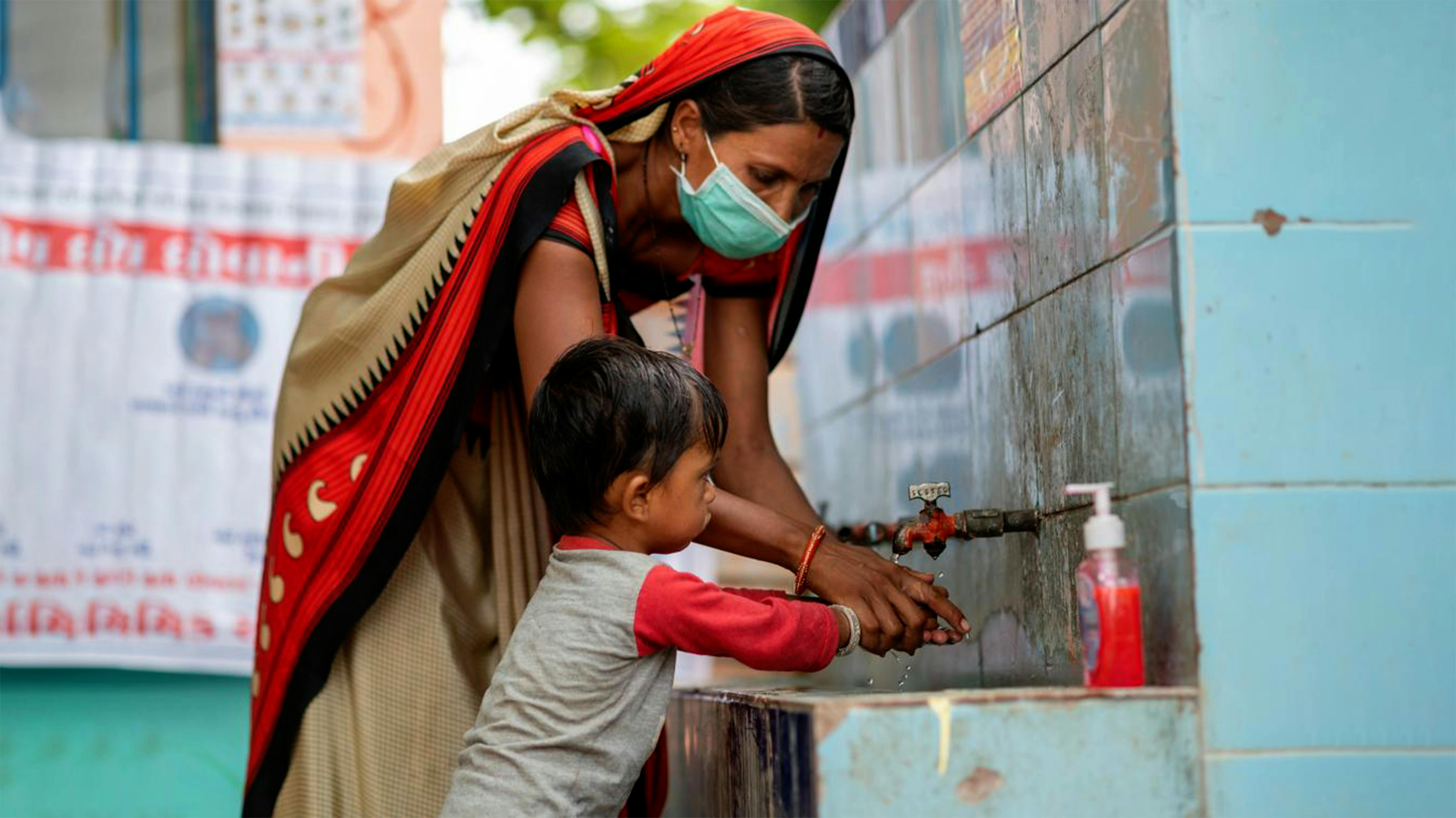 India,  dimostrazione del corretto lavaggio delle mani