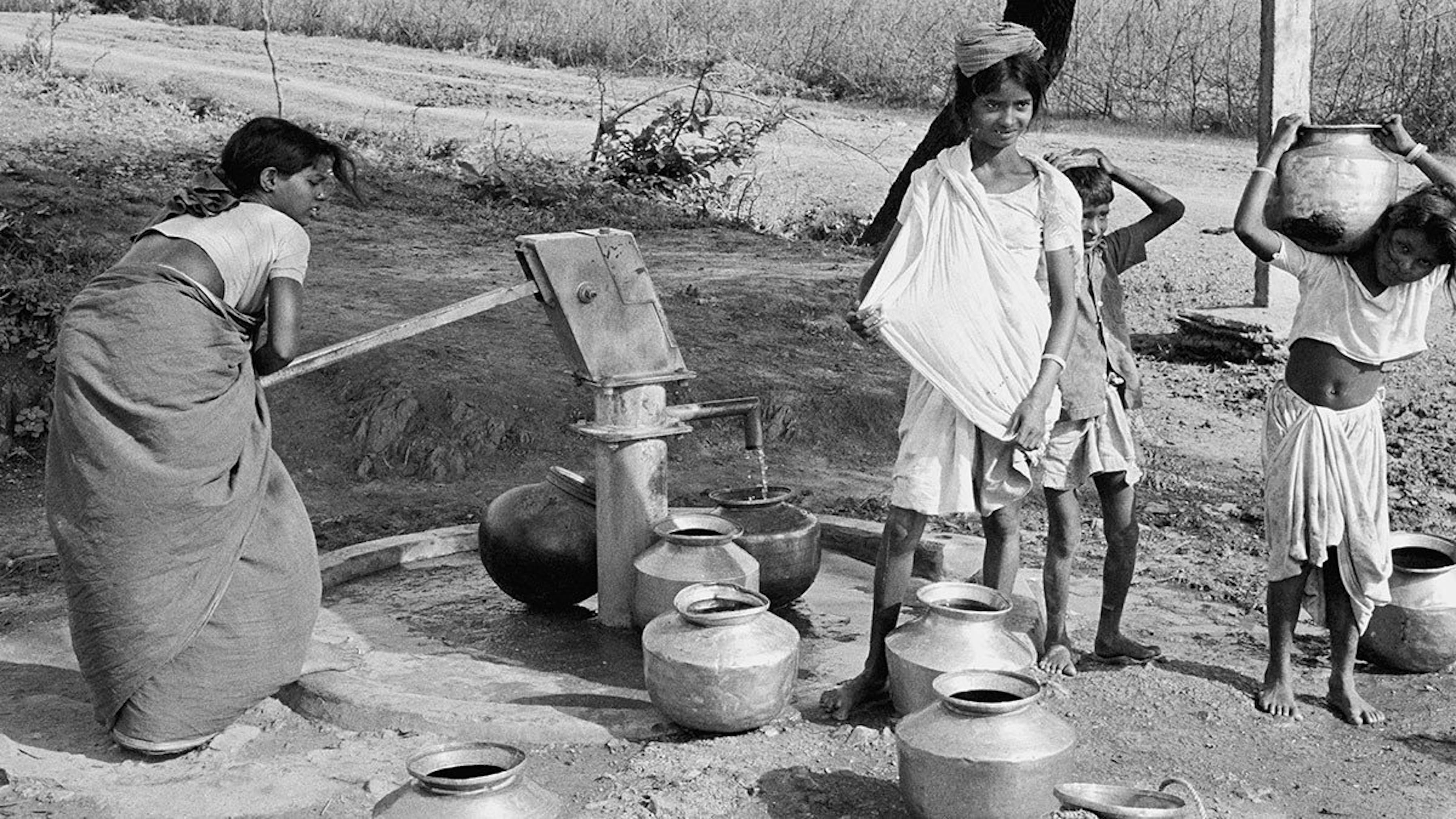 1975, l’invenzione della pompa idrica Mark II trasforma la vita nei villaggi. Qui siamo in un villaggio nello stato meridionale dell'Andhra Pradesh, in India