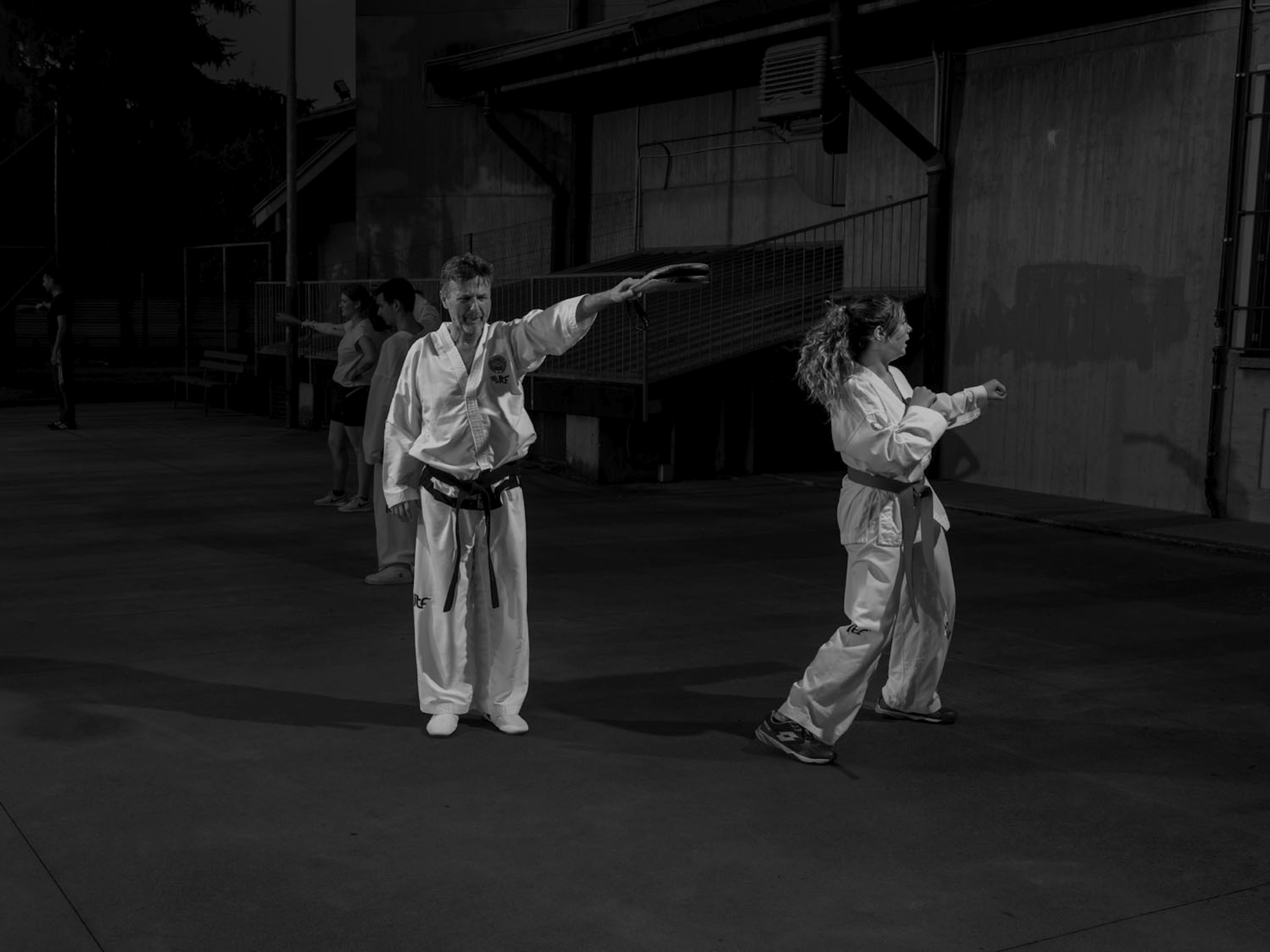 Anna, ragazza della lombardia, pratica taekwondo nel suo paese. Gli allenamenti però sono stati sospesi per oltre un anno