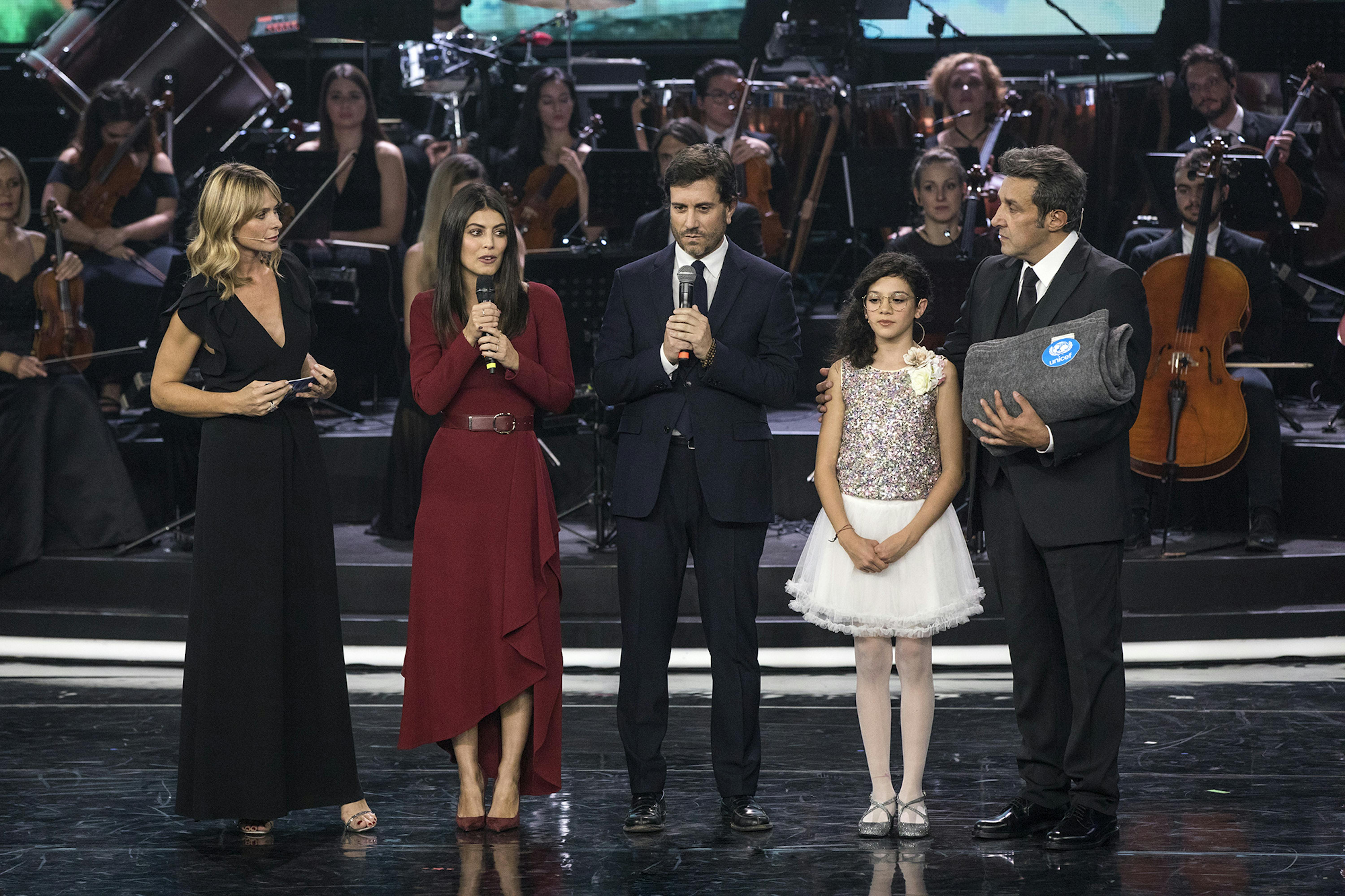 Un momento della serata: Alessandra Mastronardi insieme al Portavoce UNICEF Iacomini raccontano del viaggio sul campo in Libano