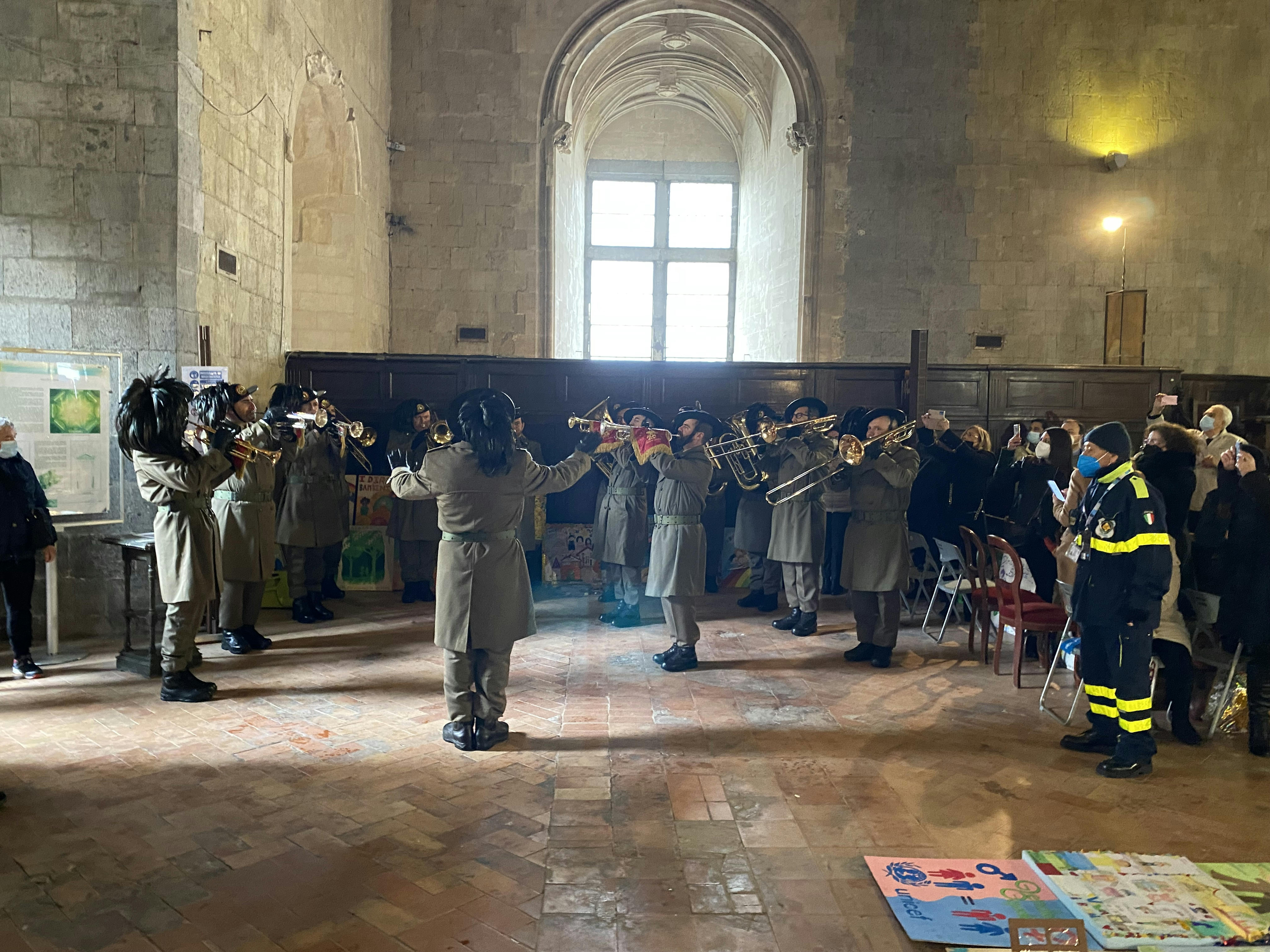 L'esibizione della Banda dei Vigili del Fuoco a Napoli