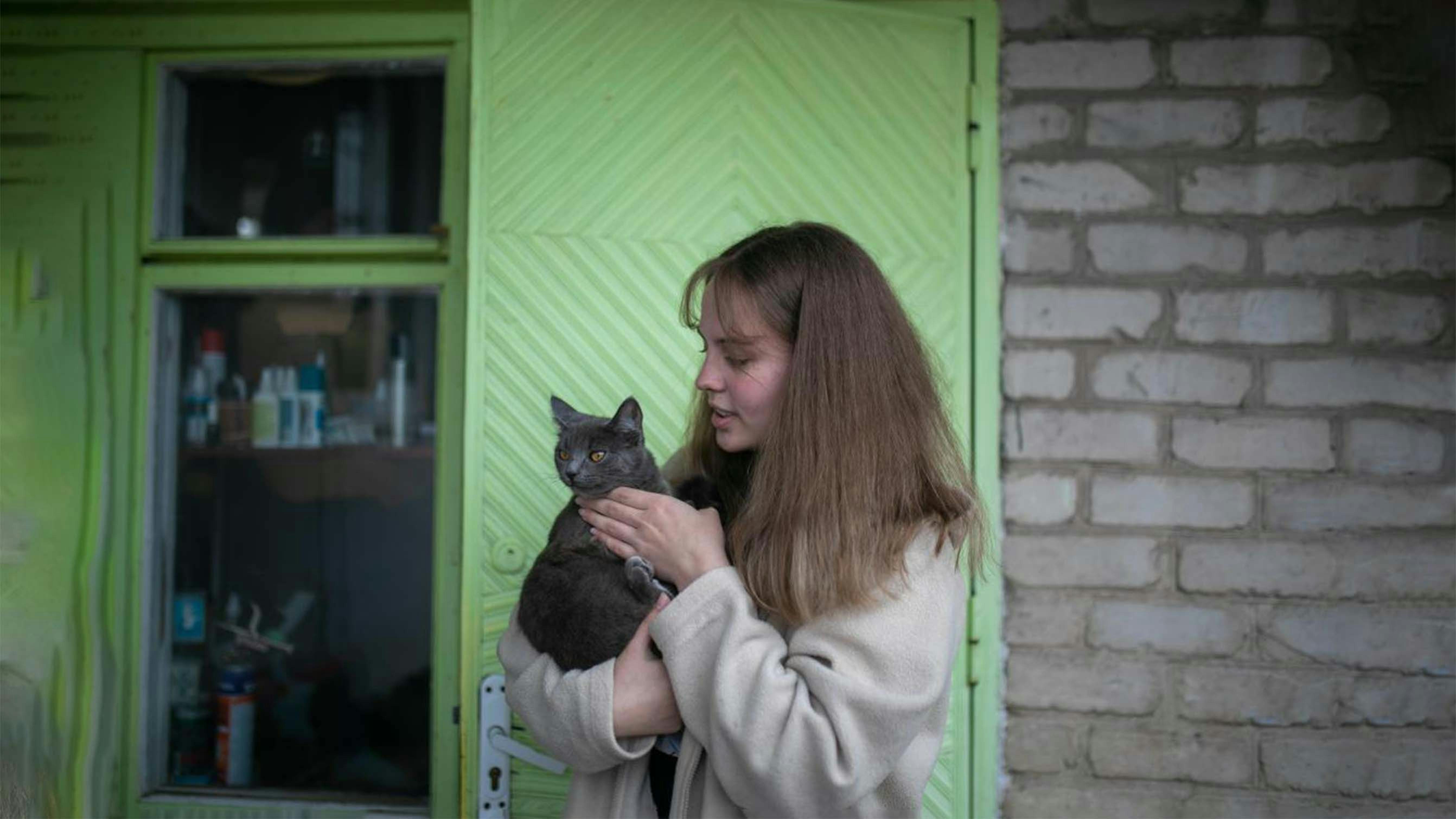 Natalka, 16 anni: storia di un’infanzia devastata dal conflitto armato nell’Ucraina orientale