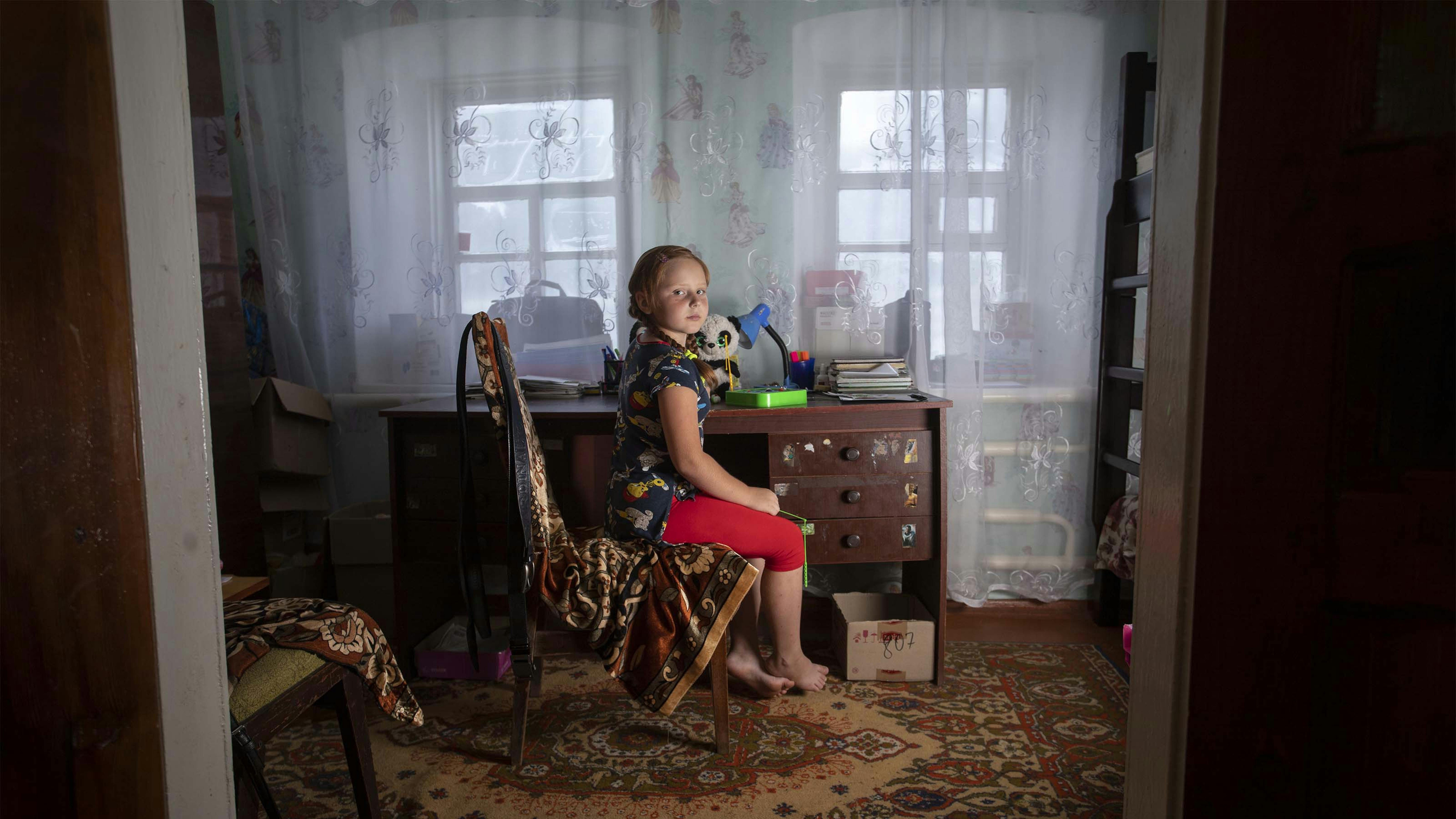 Sette anni di stress legato al conflitto hanno portato Afina, una bambina di nove anni dell'Ucraina orientale, a sviluppare il diabete. Questa è la sua ferita invisibile di conflitto.