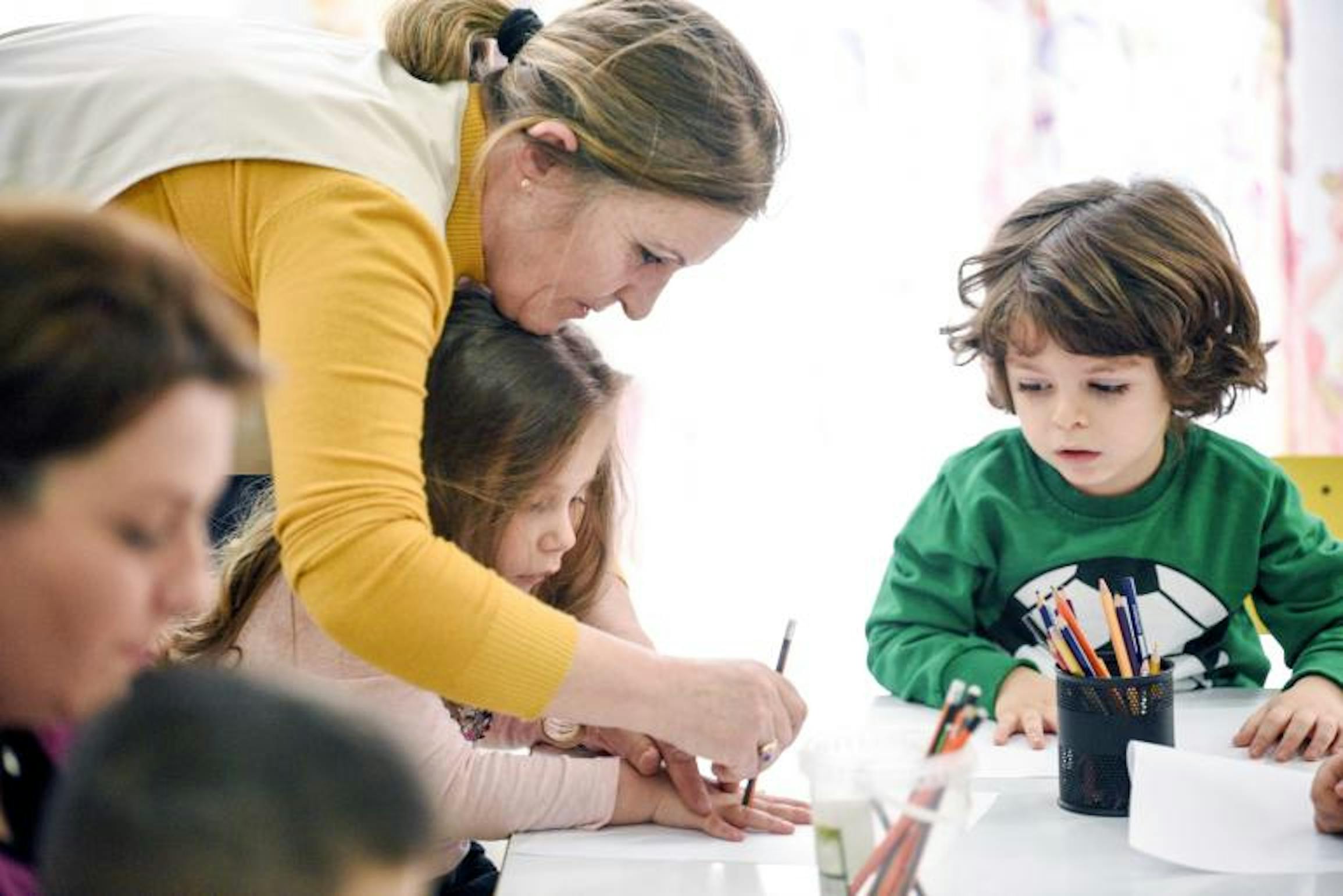 Maestra con i bambini, proposte educative
