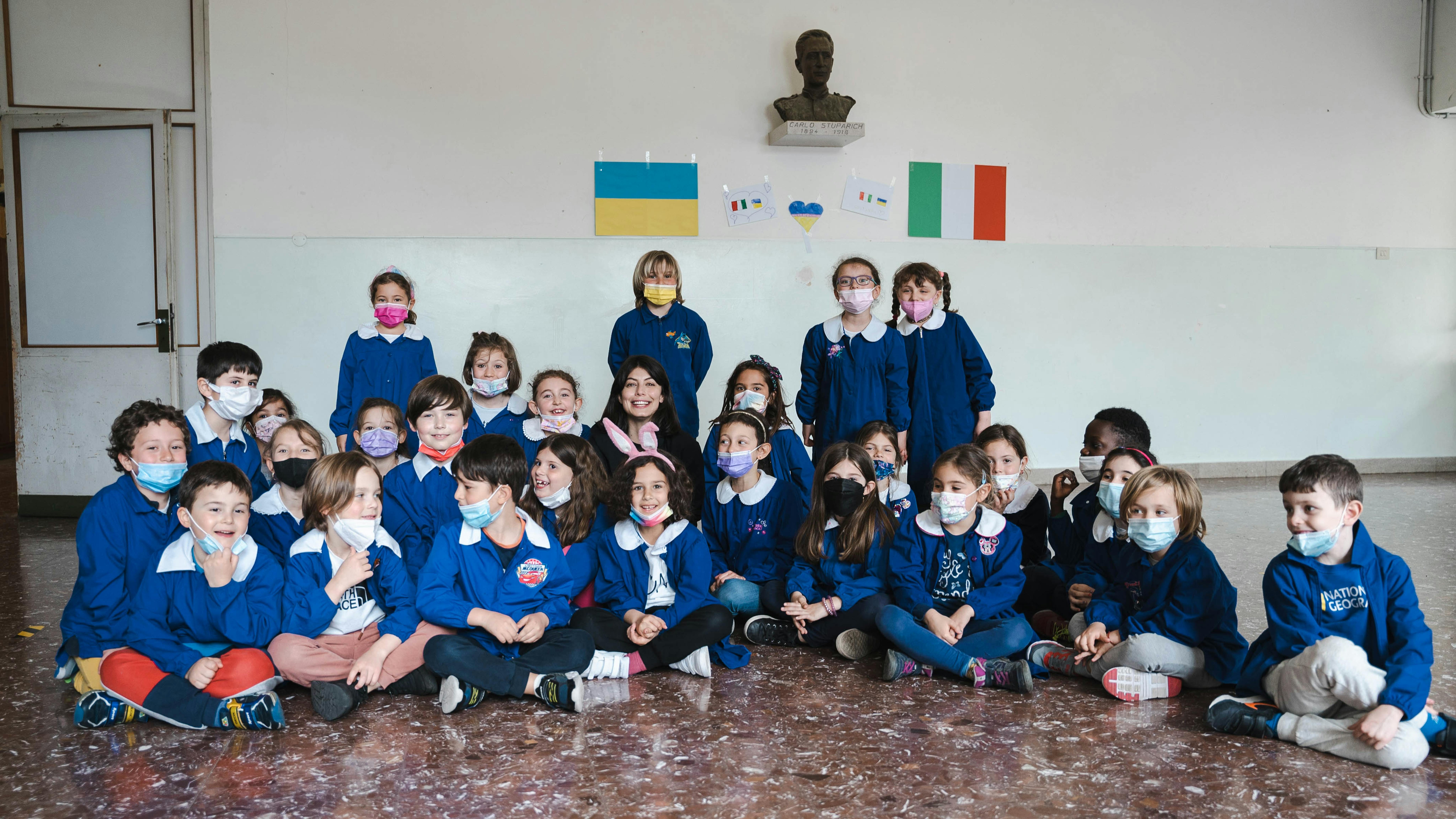 Alessandra Mastronardi incontra gli alunni e le alunne della scuola primaria dell’Istituto Comprensivo Tiziana Weiss di Trieste. Foto di Marta E. Antonioli, Giancarlo Migliore