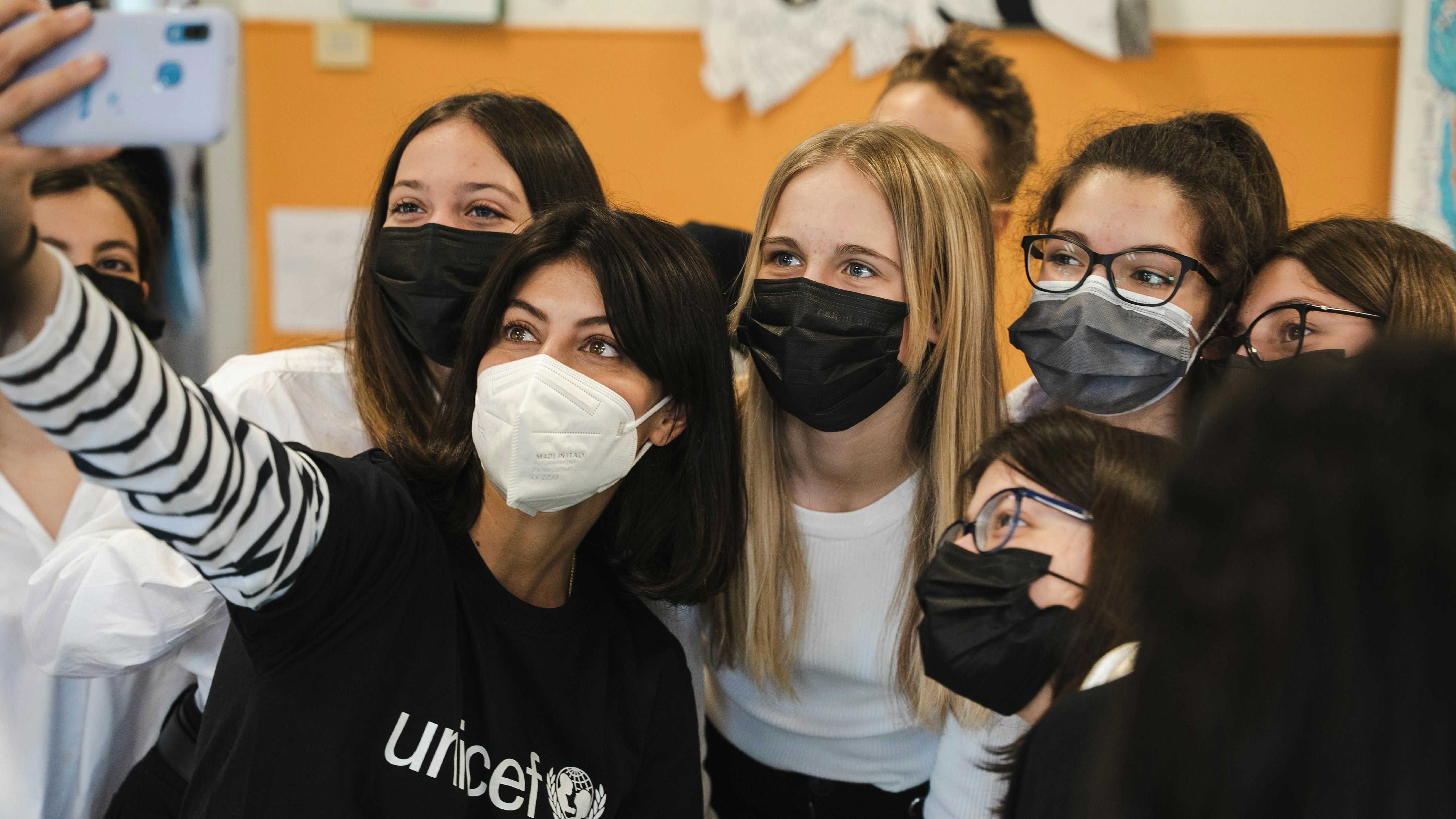 Alessandra Mastronardi incontra gli alunni e le alunne della scuola secondaria dell’Istituto Comprensivo Tiziana Weiss di Trieste. Foto di Marta E. Antonioli, Giancarlo Migliore.