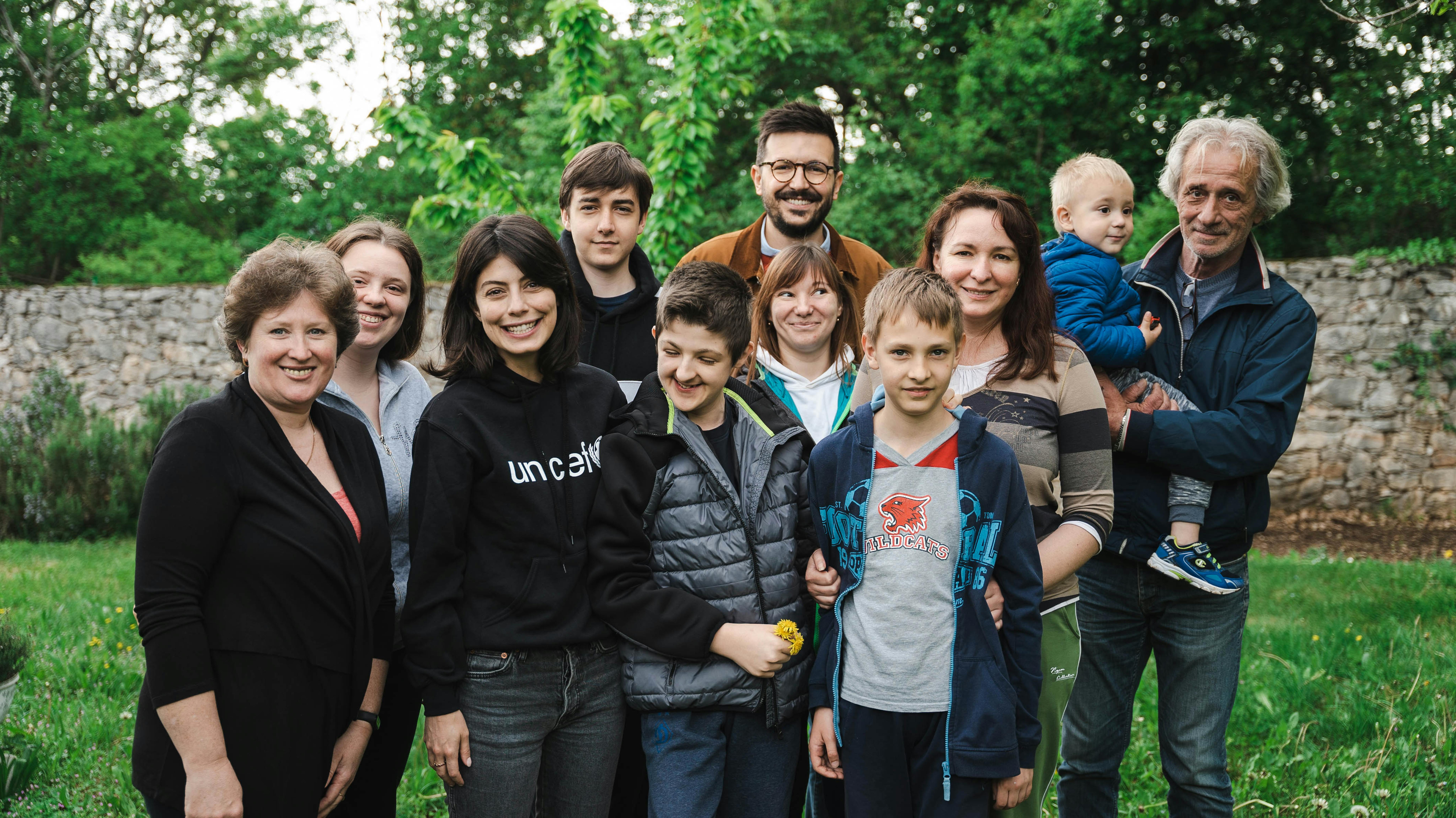 Foto di gruppo con Alessandra Mastronardi, alla Fondazione Luchetta. Foto di Marta E. Antonioli, Giancarlo Migliore.