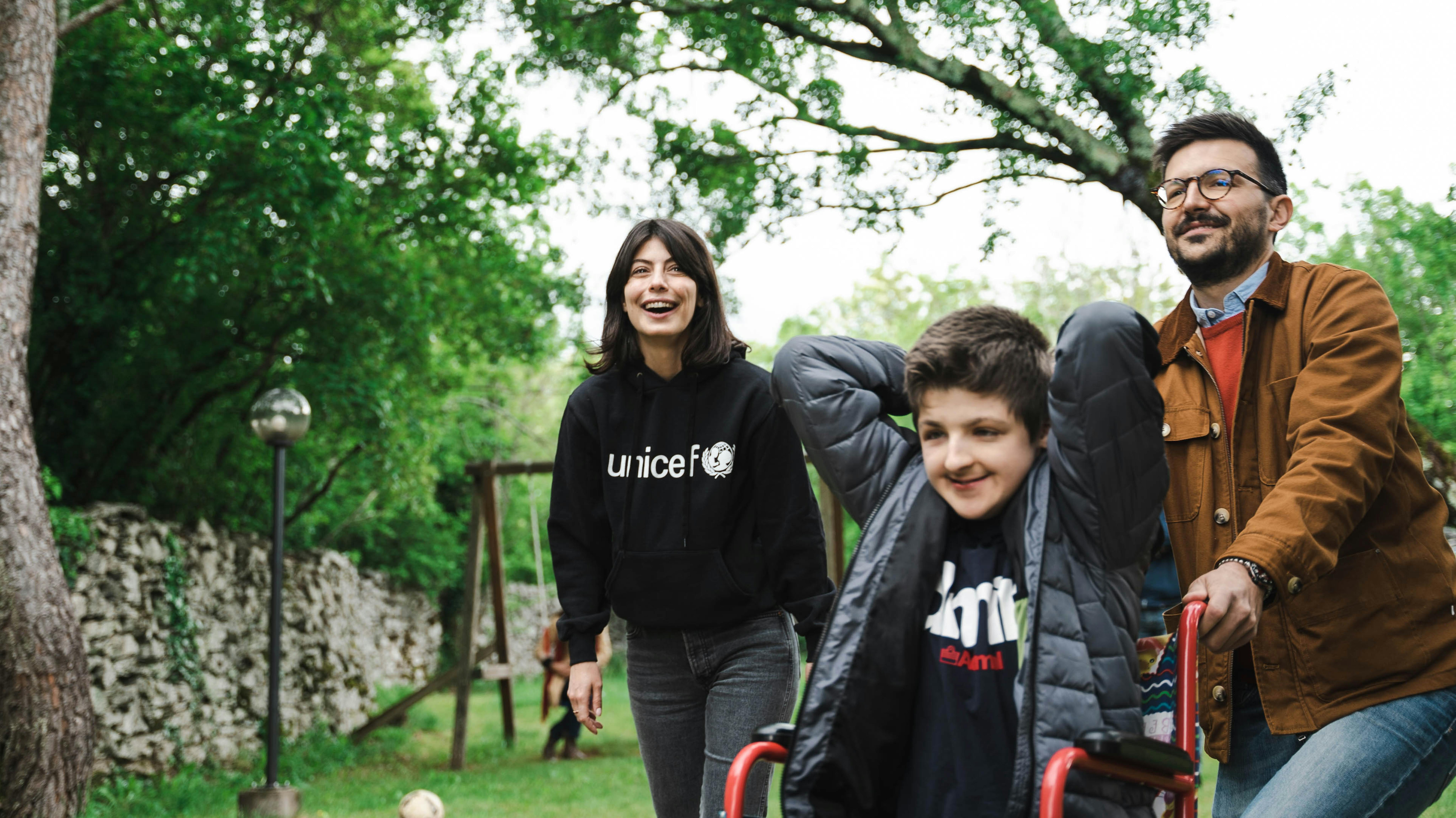 Ancora un momento della visita di Alessandra Mastronardi presso la Fondazione Luchetta. Foto di Marta E. Antonioli, Giancarlo Migliore.