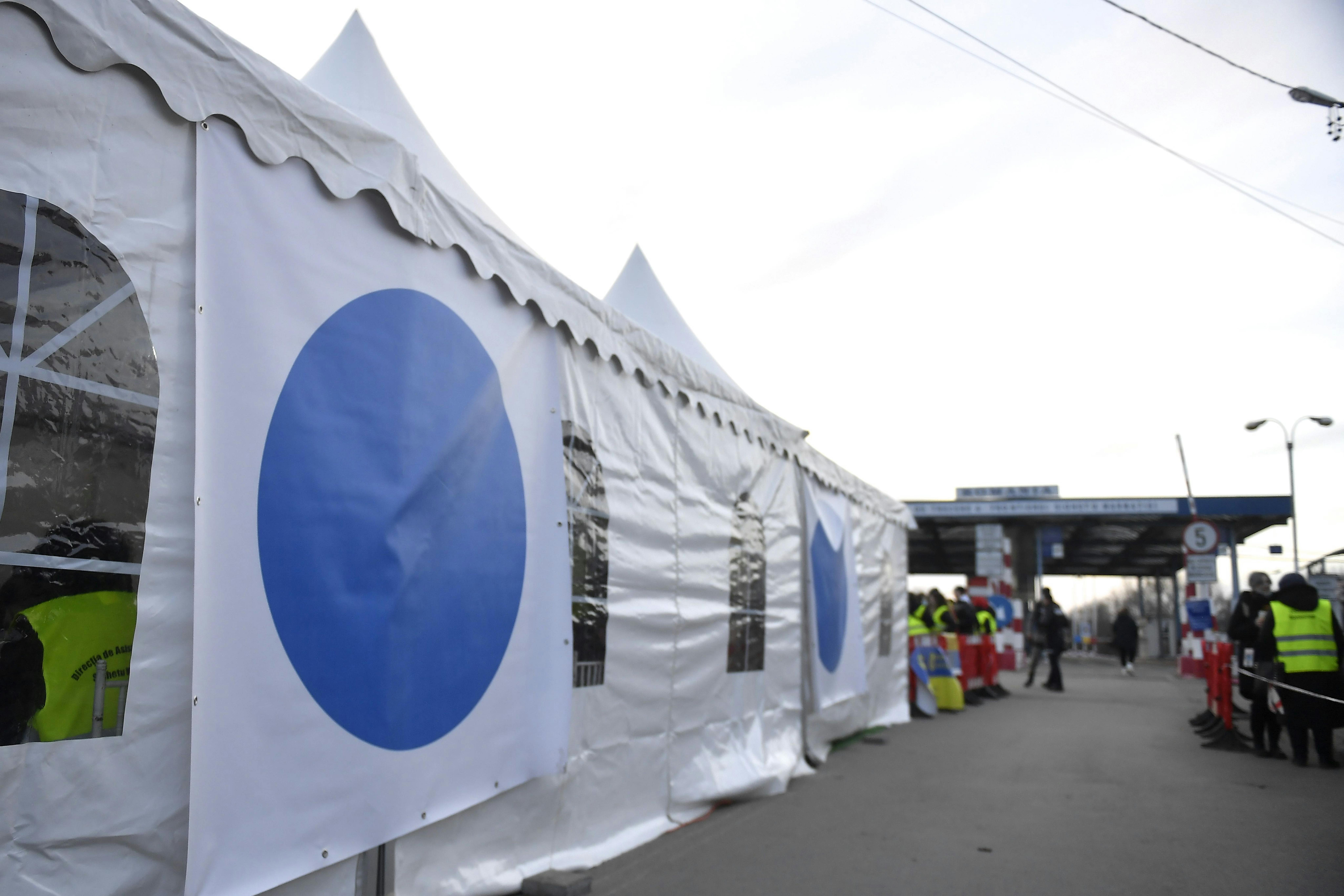 Il primo Blue Dot reso operativo dall'UNICEF per aiutare le donne e i bambini in fuga dall'Ucraina, al valico di frontiera rumeno a Sighetu Marmatiei.