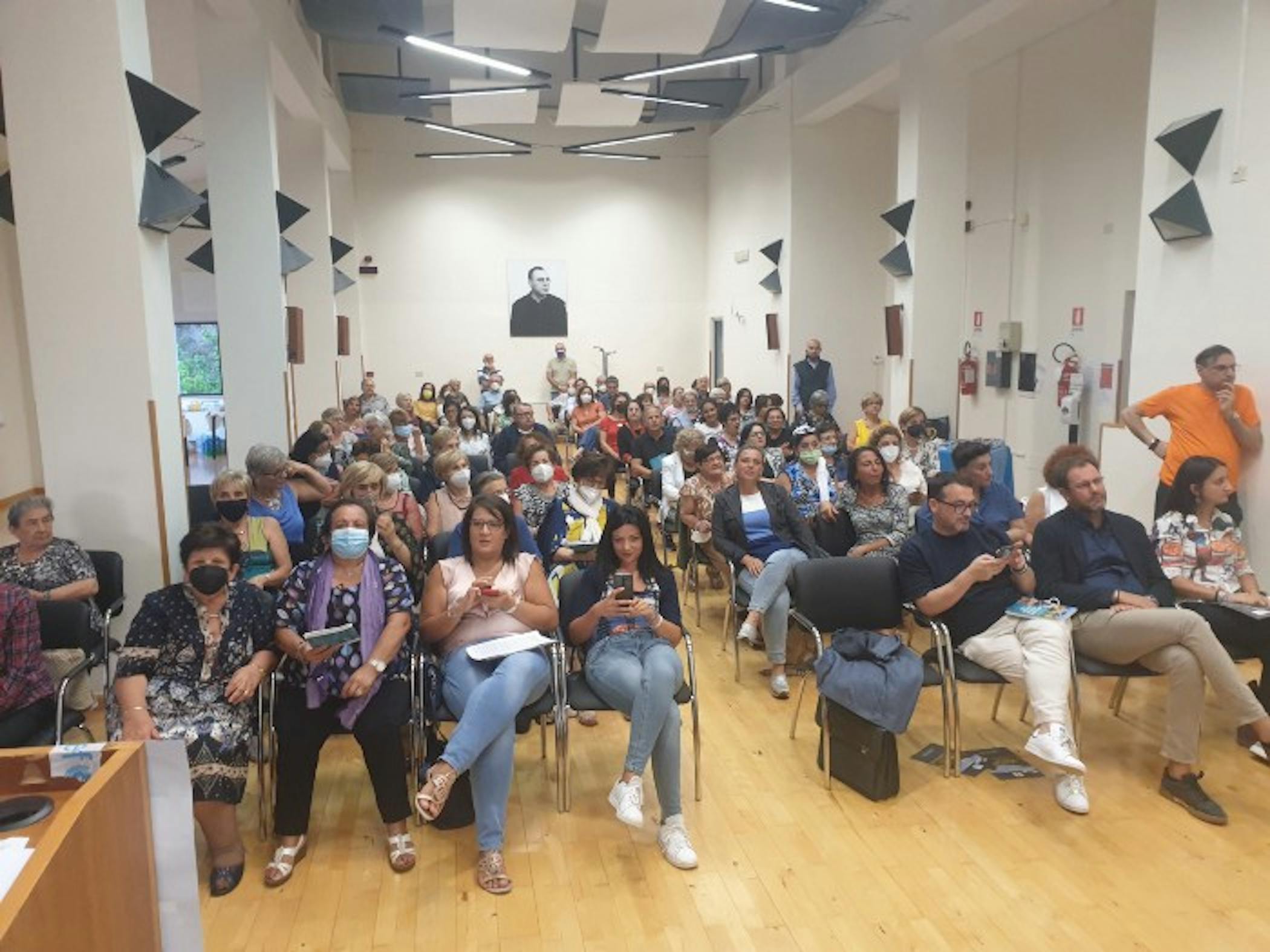 Tito (PZ) il pubblico presente alla presentazione del libro 