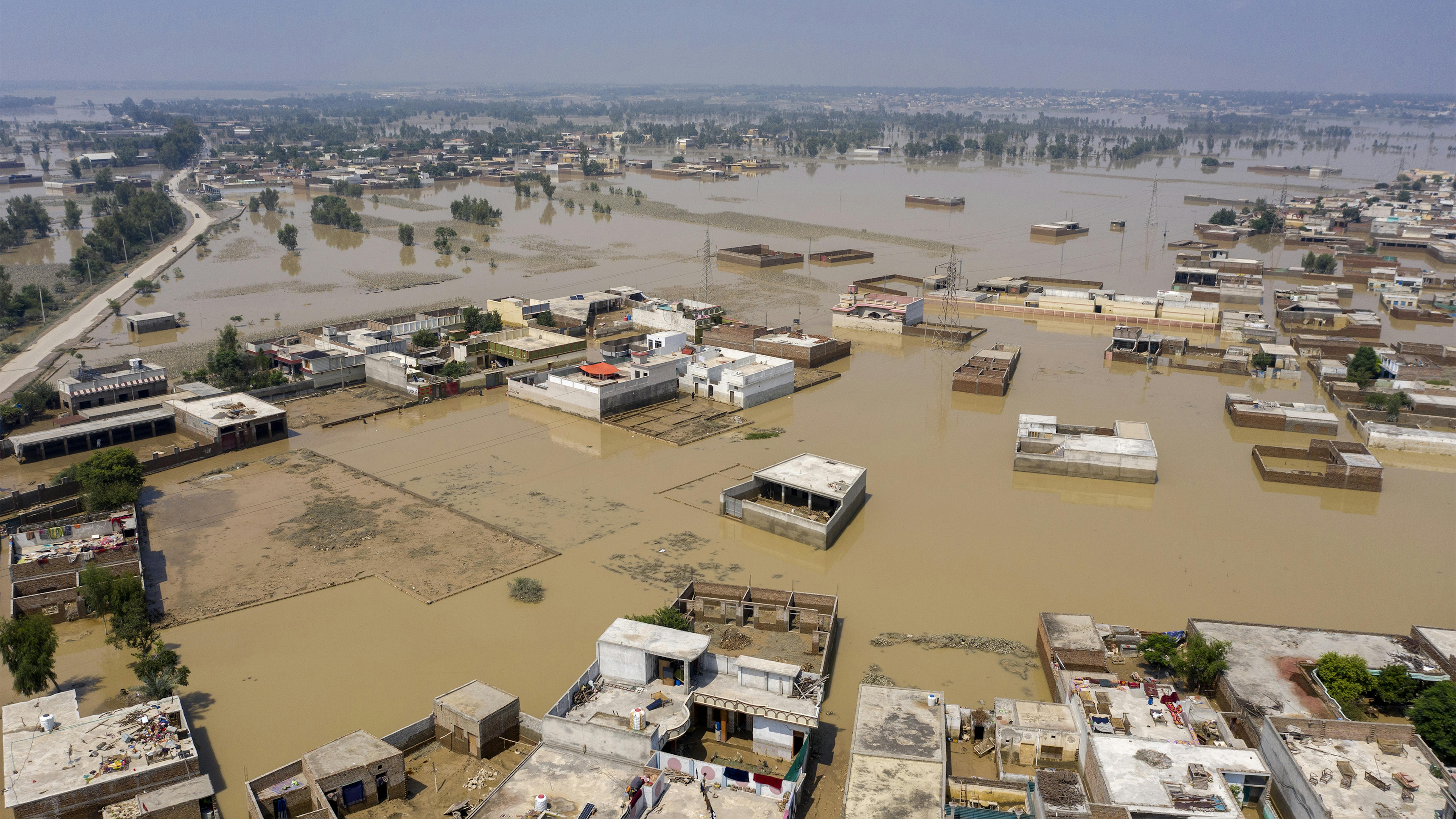 Pakistan, una vista dall'alto dell'alluvione che ha colpito il paese