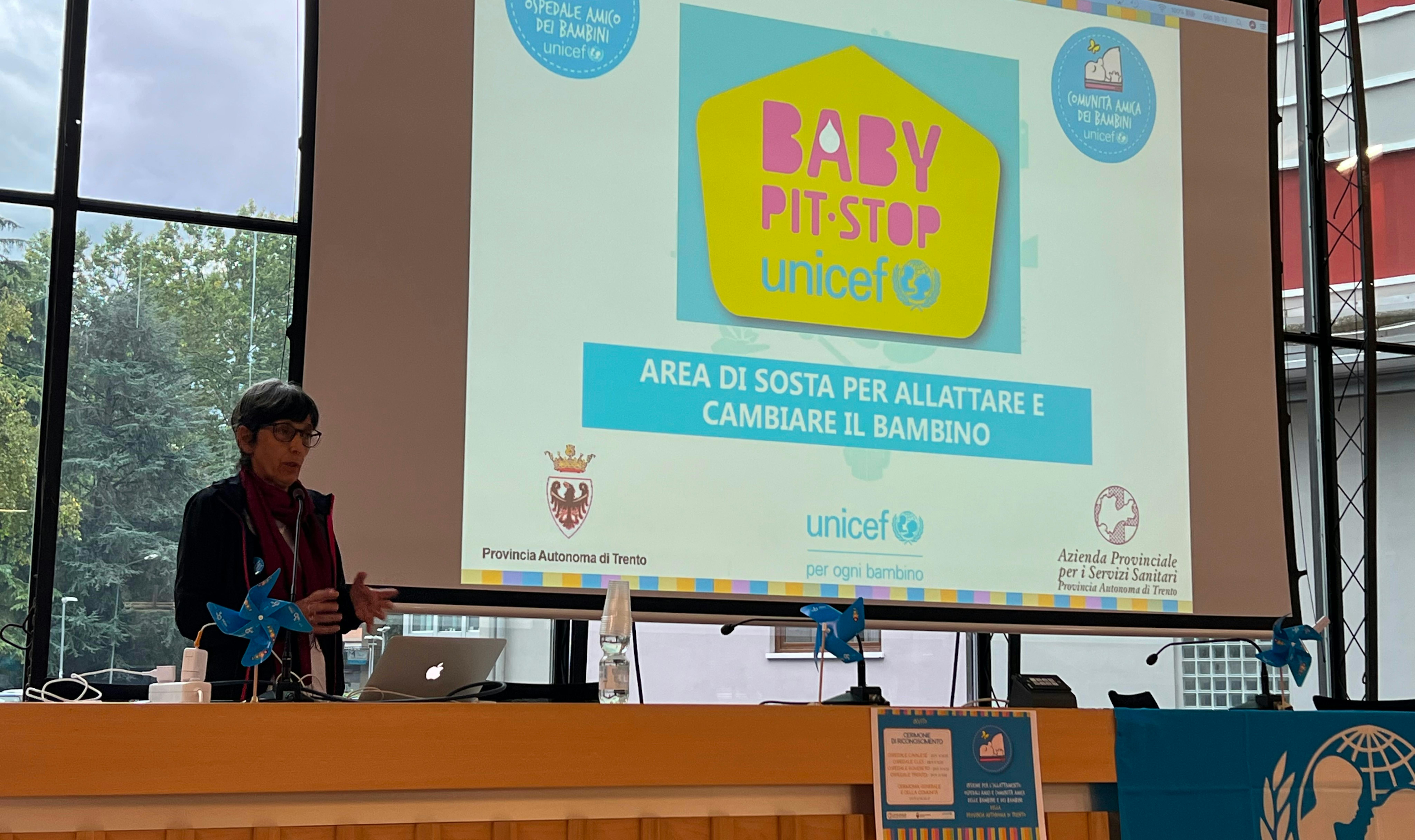 L'intervento di Natalina Mosna del Comitato UNICEF Trento durante la cerimonia di consegna degli attestati ai consultori