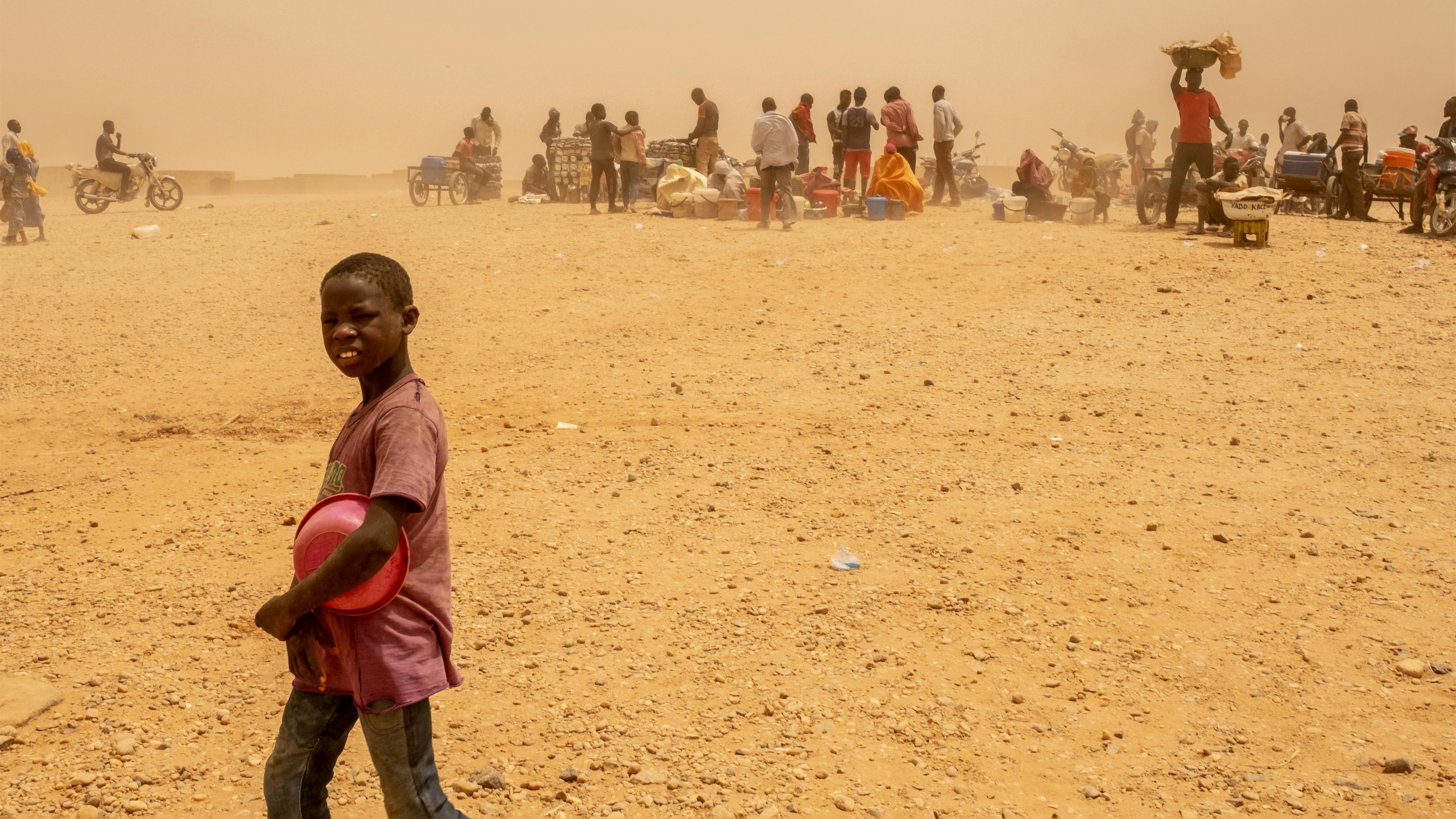 Niger - Un centro di transito per i migranti che vengono rimandati a casa dall'Algeria ad Agadez