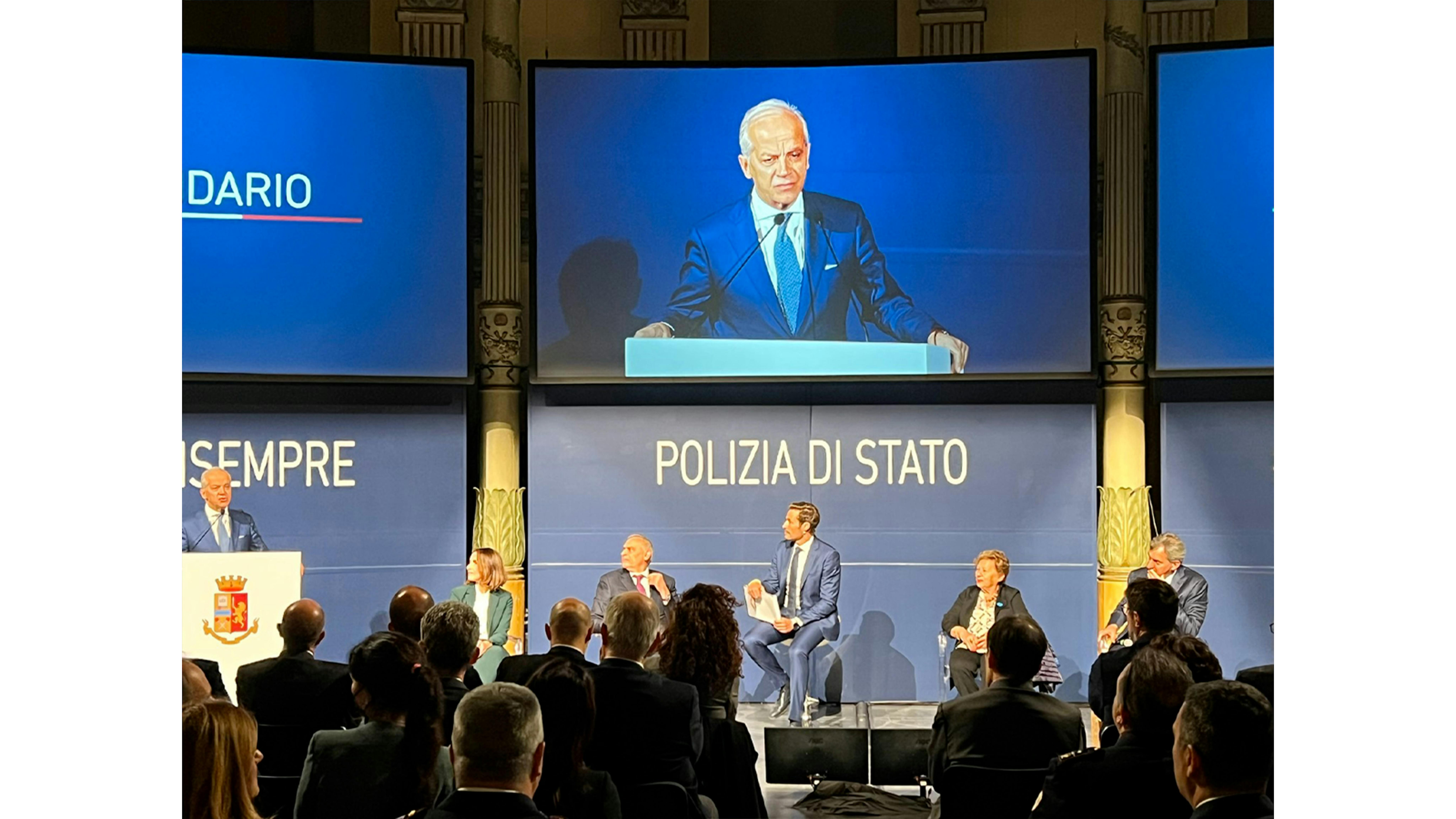 un momento della presentazione del Calendario della Polizia