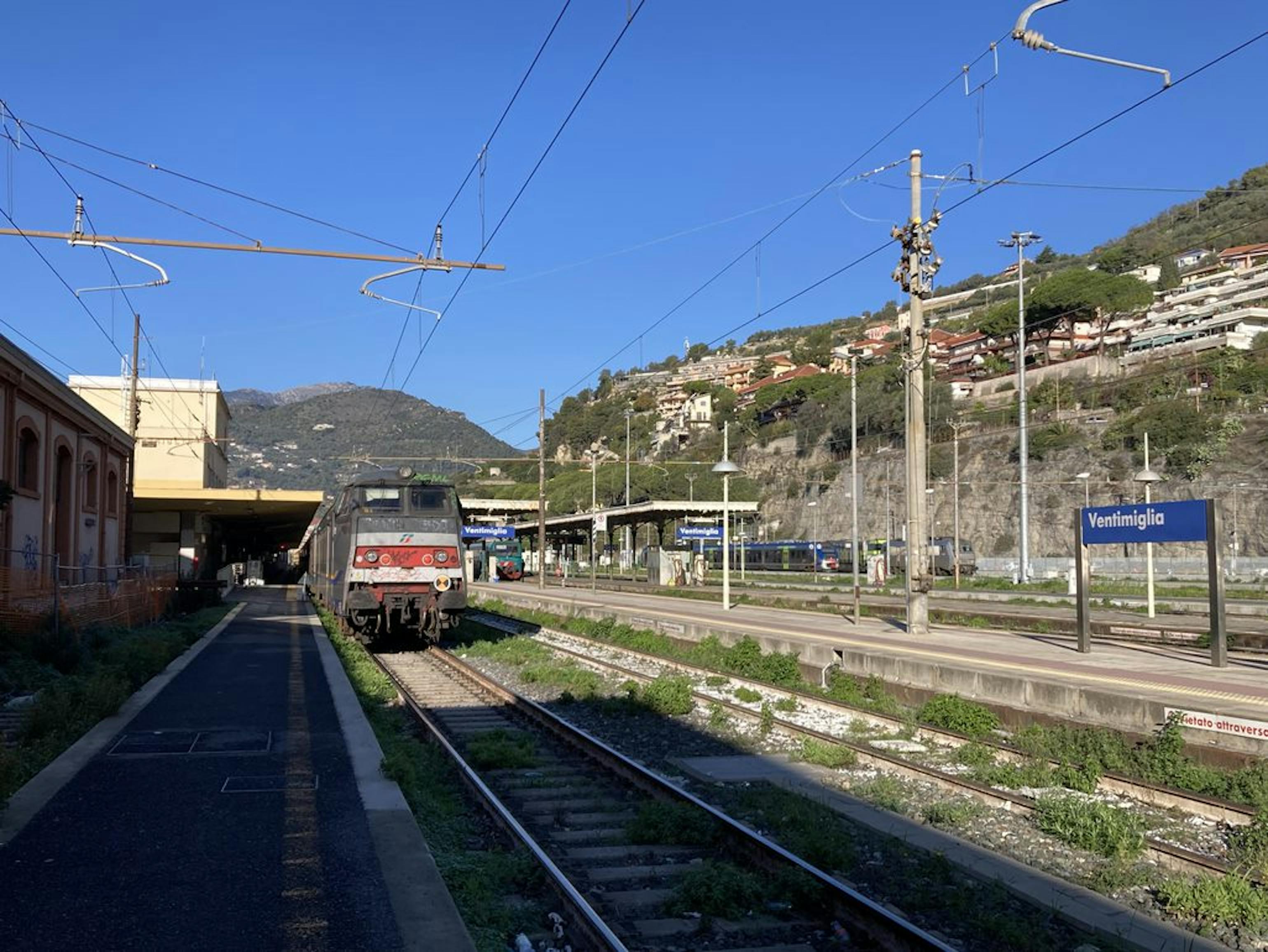 UNICEF_ Ventimiglia, stazione dei treni