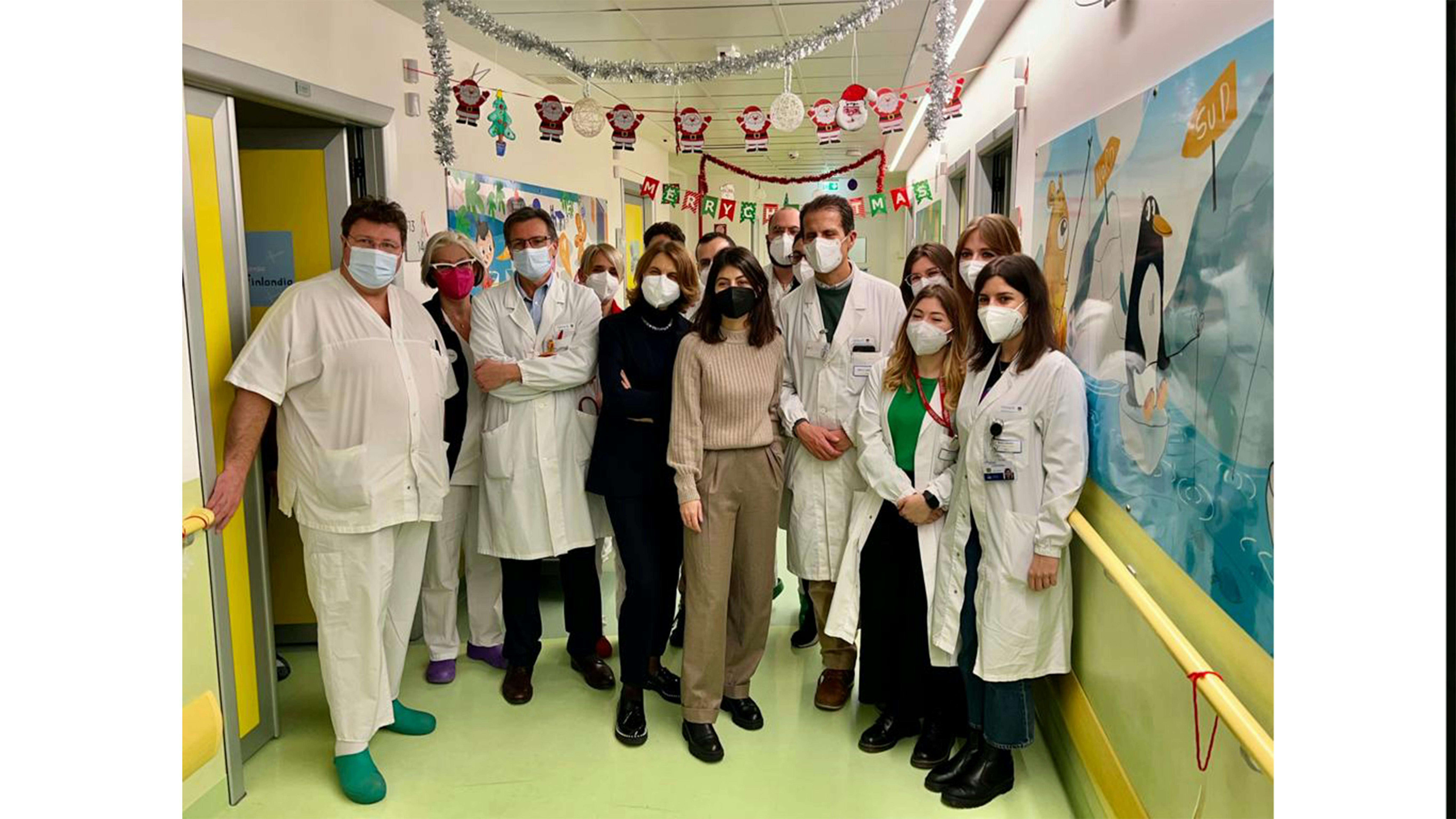 Patrizia Clementoni e l'Ambascatrice UNICEF Alessandra Mastronardi al Policlinico Gemelli