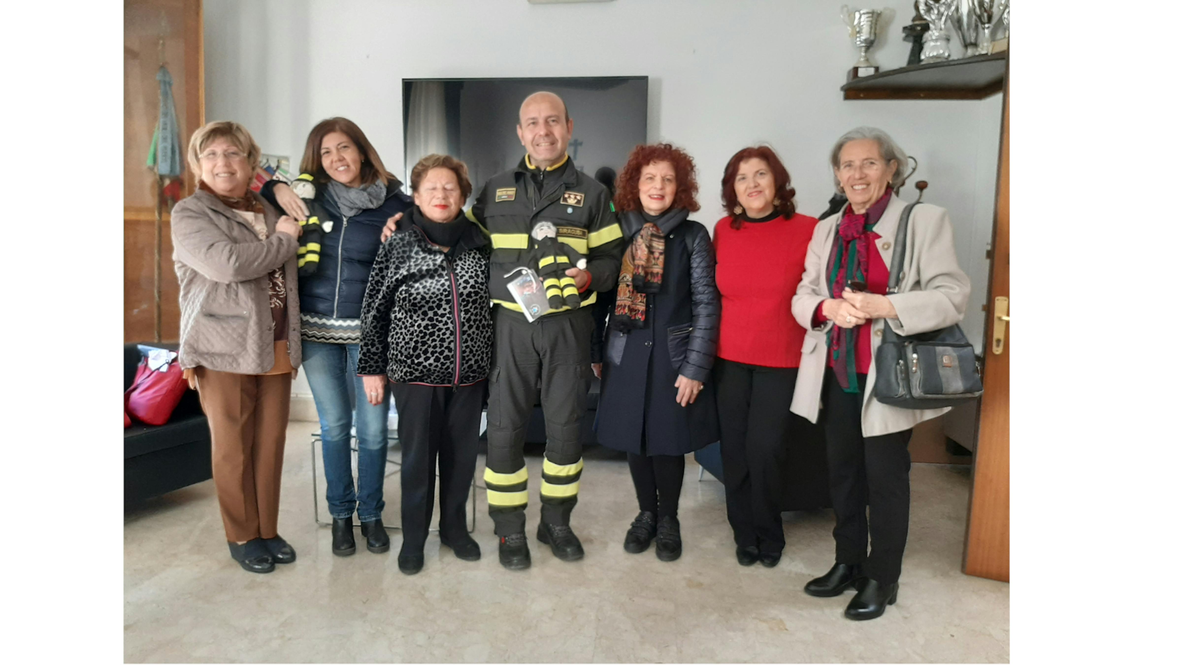 Da sinistra Pina Cannizzo, Francesca Guido, la Presidente UNICEF Carmela Pace, Antonio Galfo, Angelica Romano, Giuseppina Rapisarda e Gaetana Termine