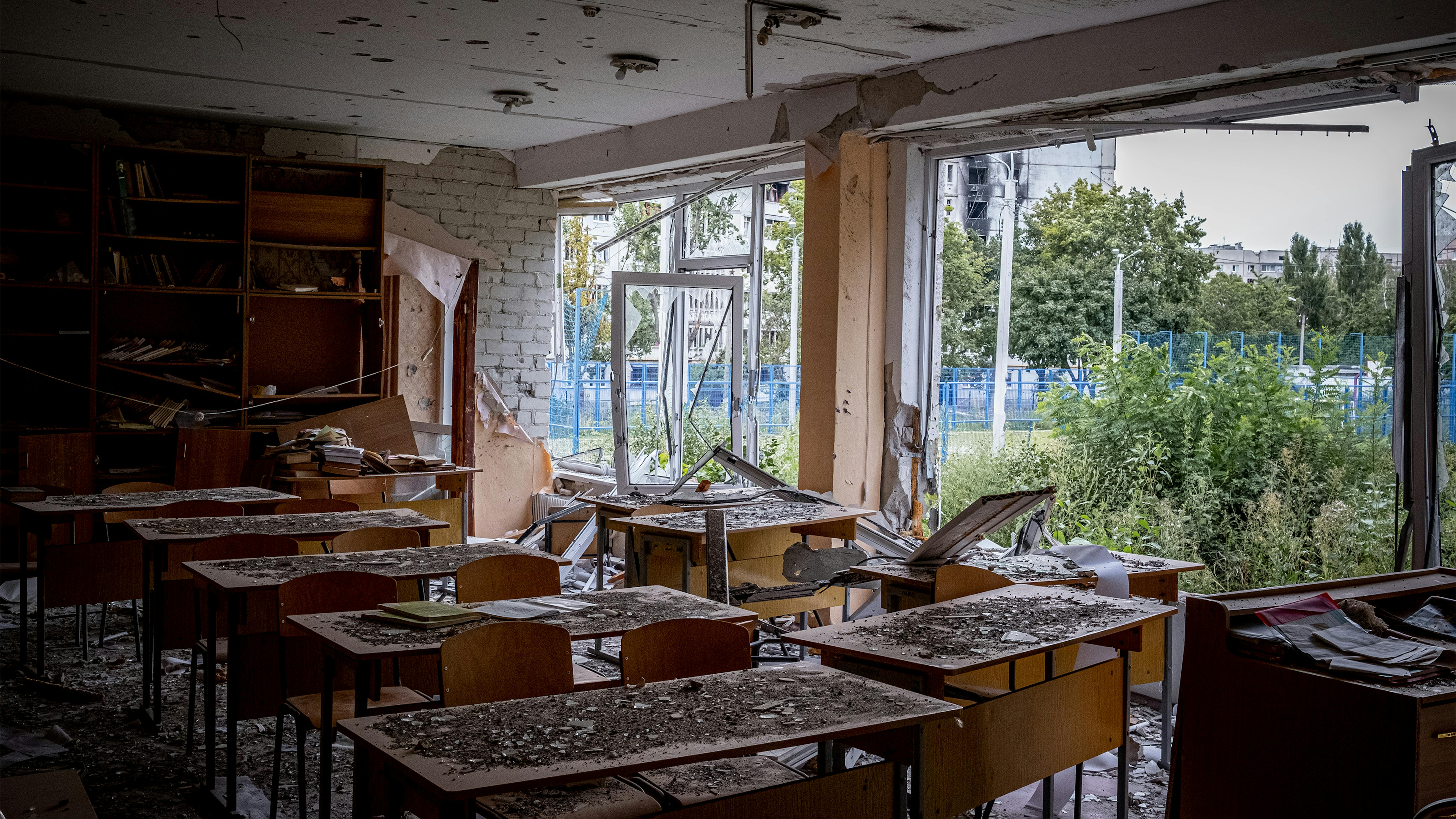 Ucraina - una scuola gravemente danneggiata di Saltivka, un sobborgo di Kharkiv