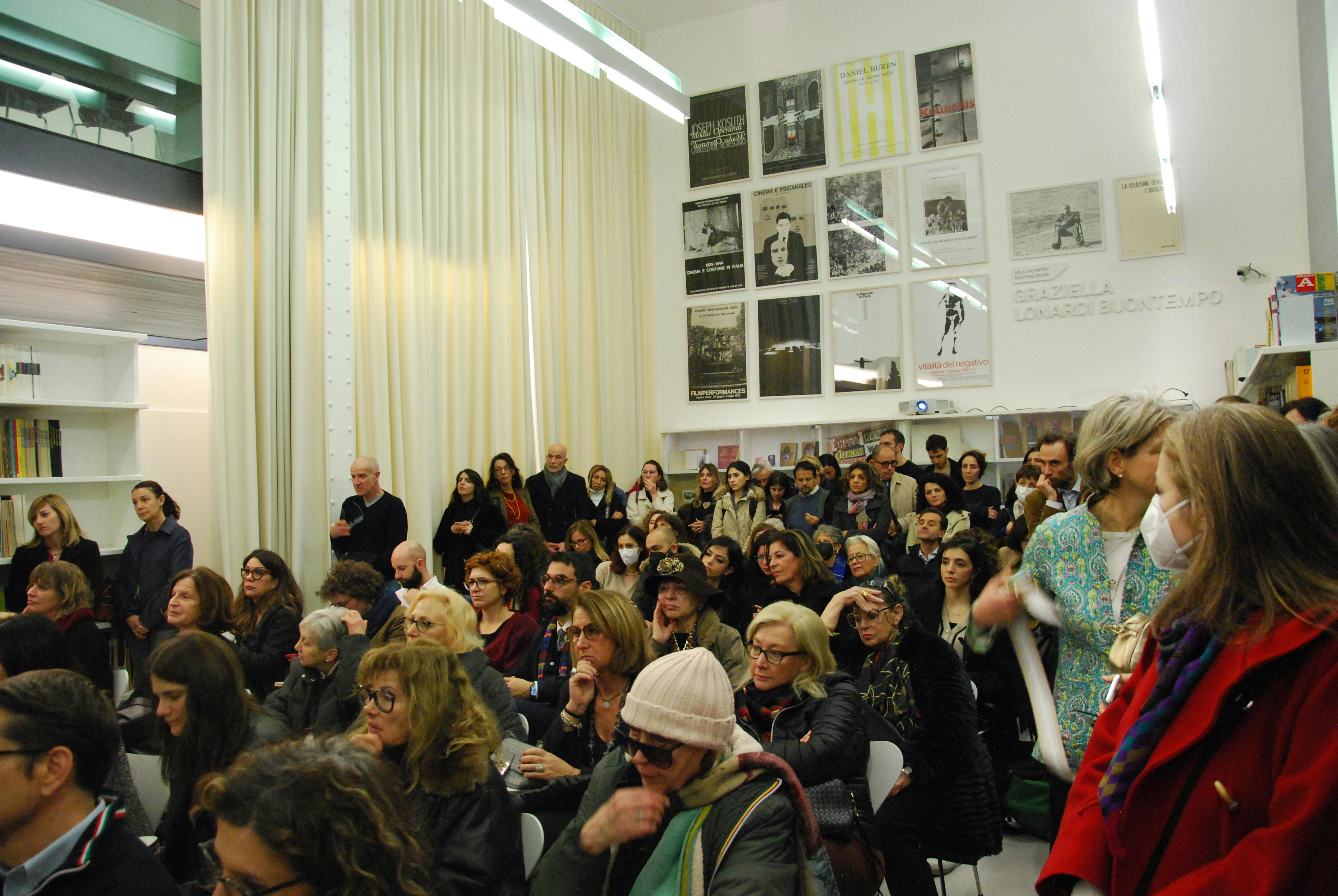 La Sala Buontempo del MAXXI, affollata di partecipanti.