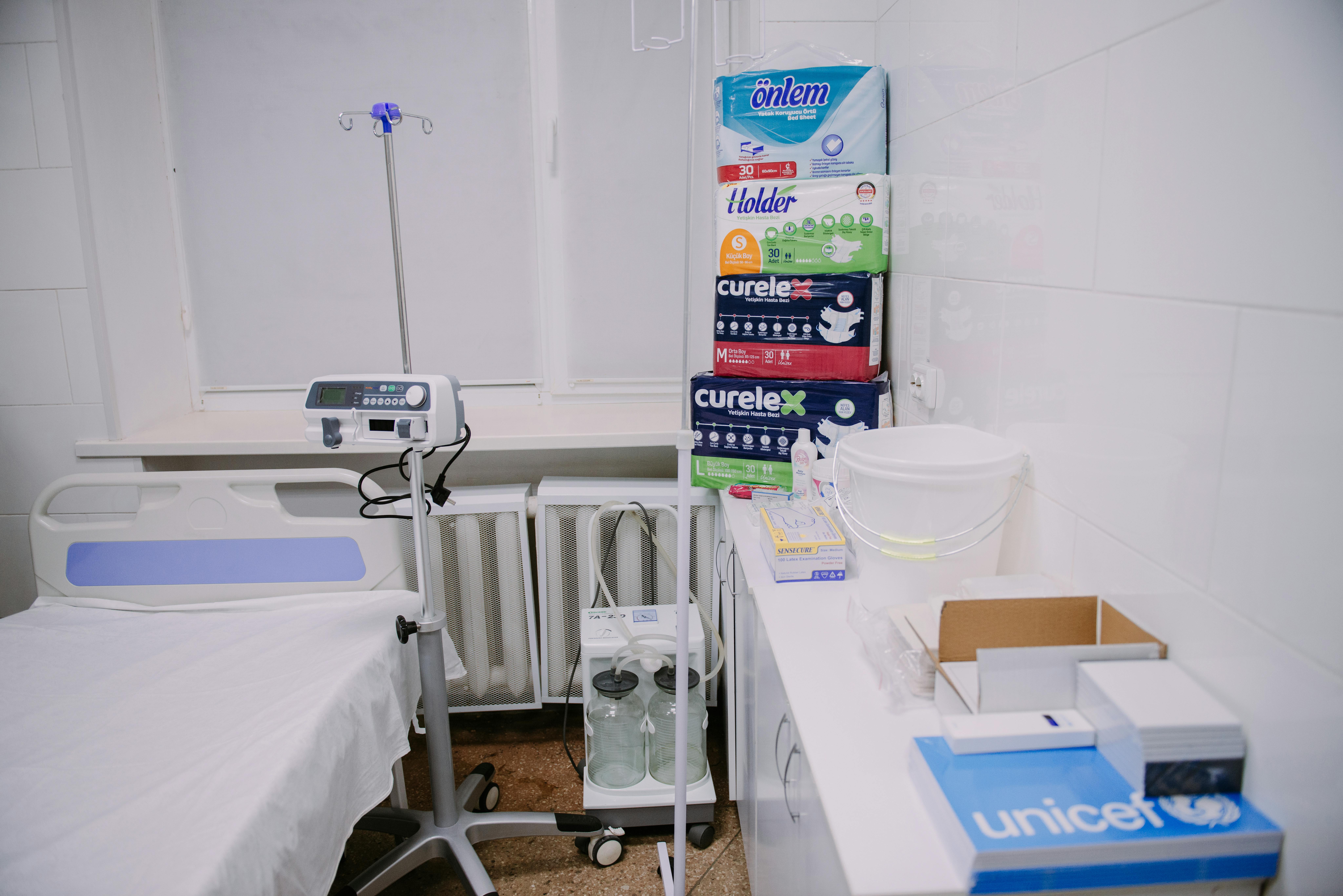 Ucraina: per mesi, l'ospedale di terapia intensiva di Balakliya, nella regione ucraina di Kharkiv, è stato chiuso ai pazienti, a causa della guerra. Ora, UNICEF ha fornito all'ospedale le attrezzature mediche necessarie per riaprire le porte