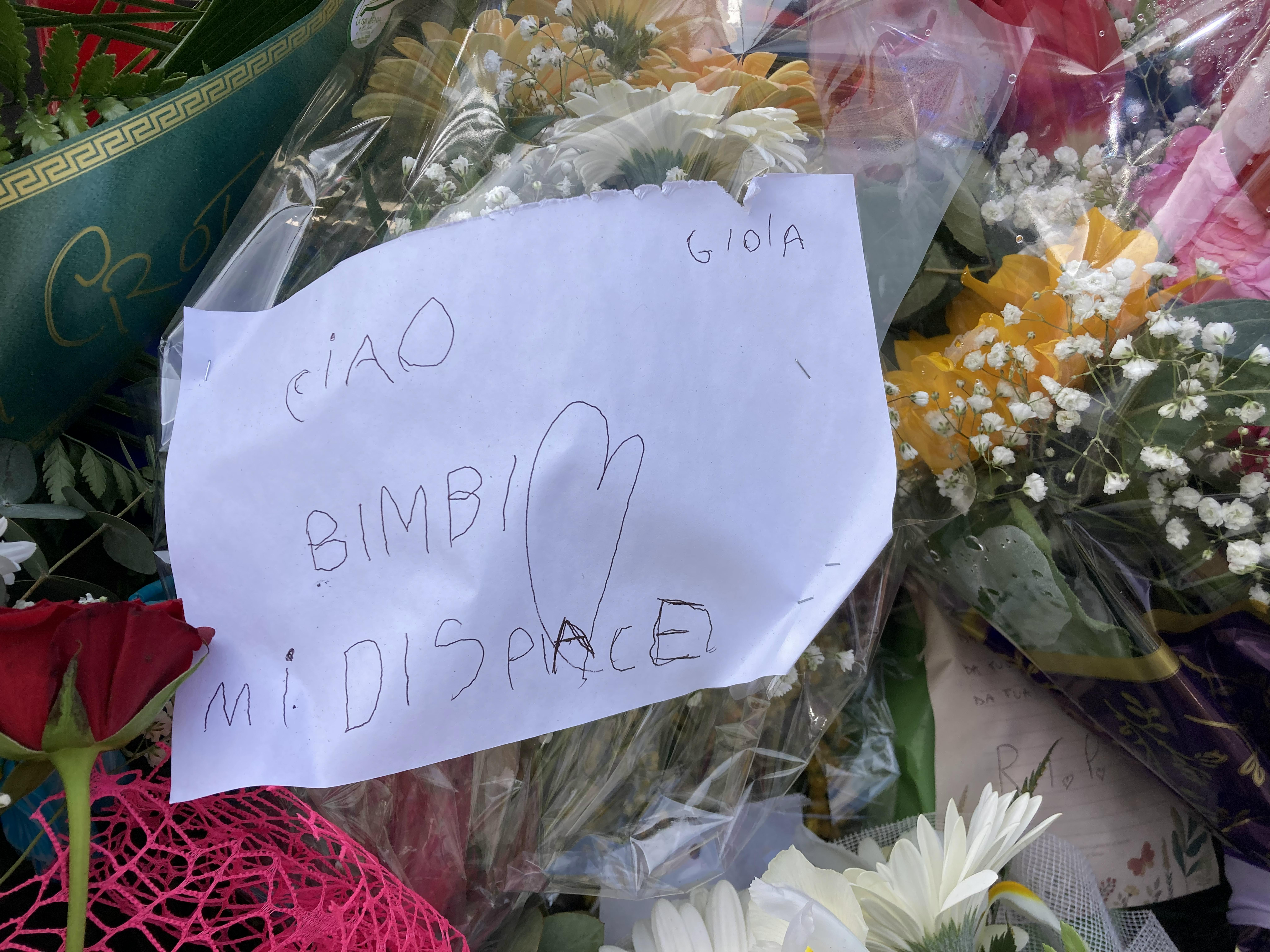 Il messaggio lasciato da una bambina durante la cerimonia funebre che si è tenuta il 1 marzo a Crotone
