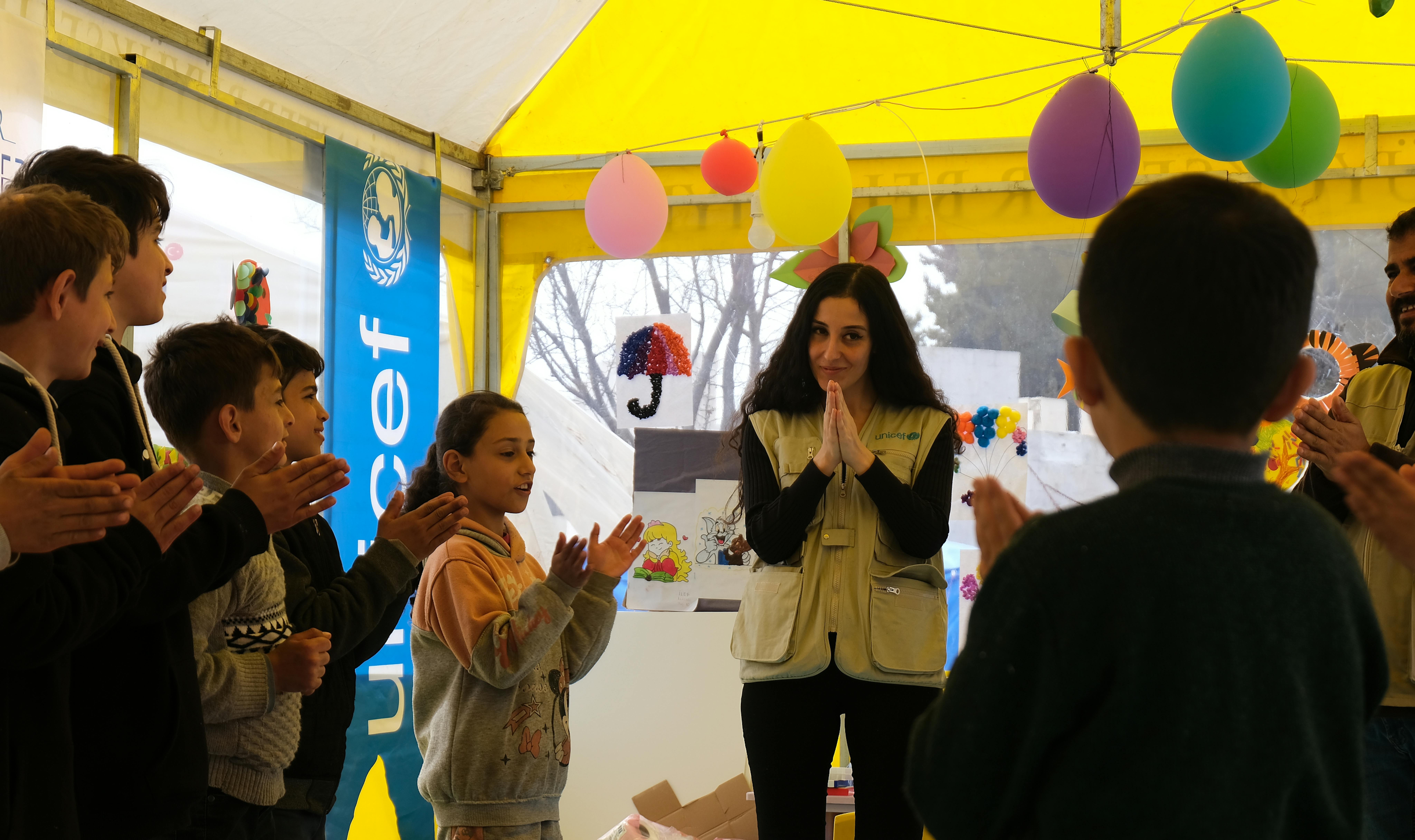 Turchia. i bambini prendono parte alle attività in uno spazio educativo/ricreativo sostenuto dall'UNICEF per le famiglie sfollate a Gaziantep,