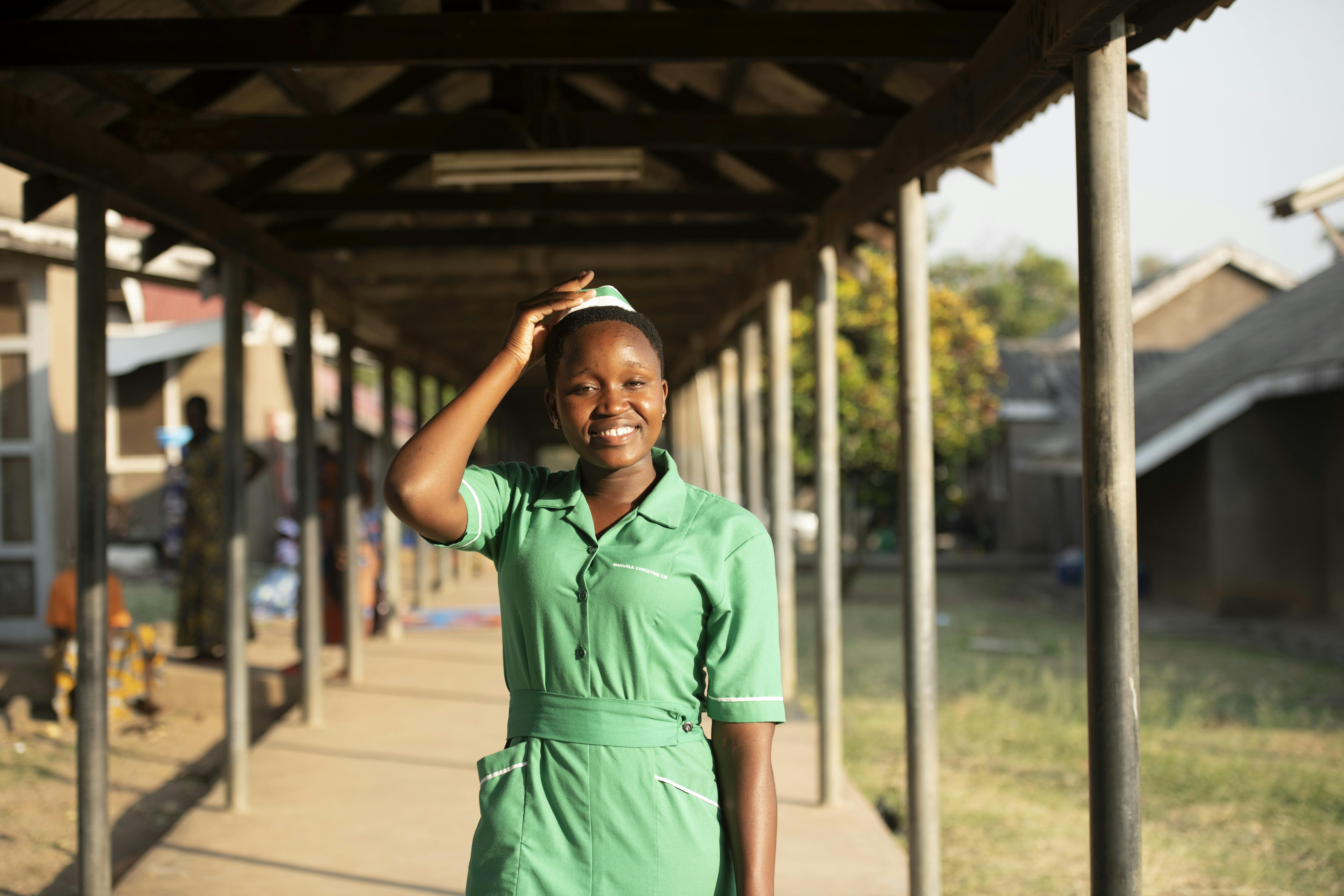Uganda: Christine Manuela è a metà del suo corso alla Kuluva School of Nursing and Midwifery nel distretto di Arua. Il viaggio di Christine nell'assistenza infermieristica è iniziato con la sua partecipazione al Girls Education Club quando era a scuola.