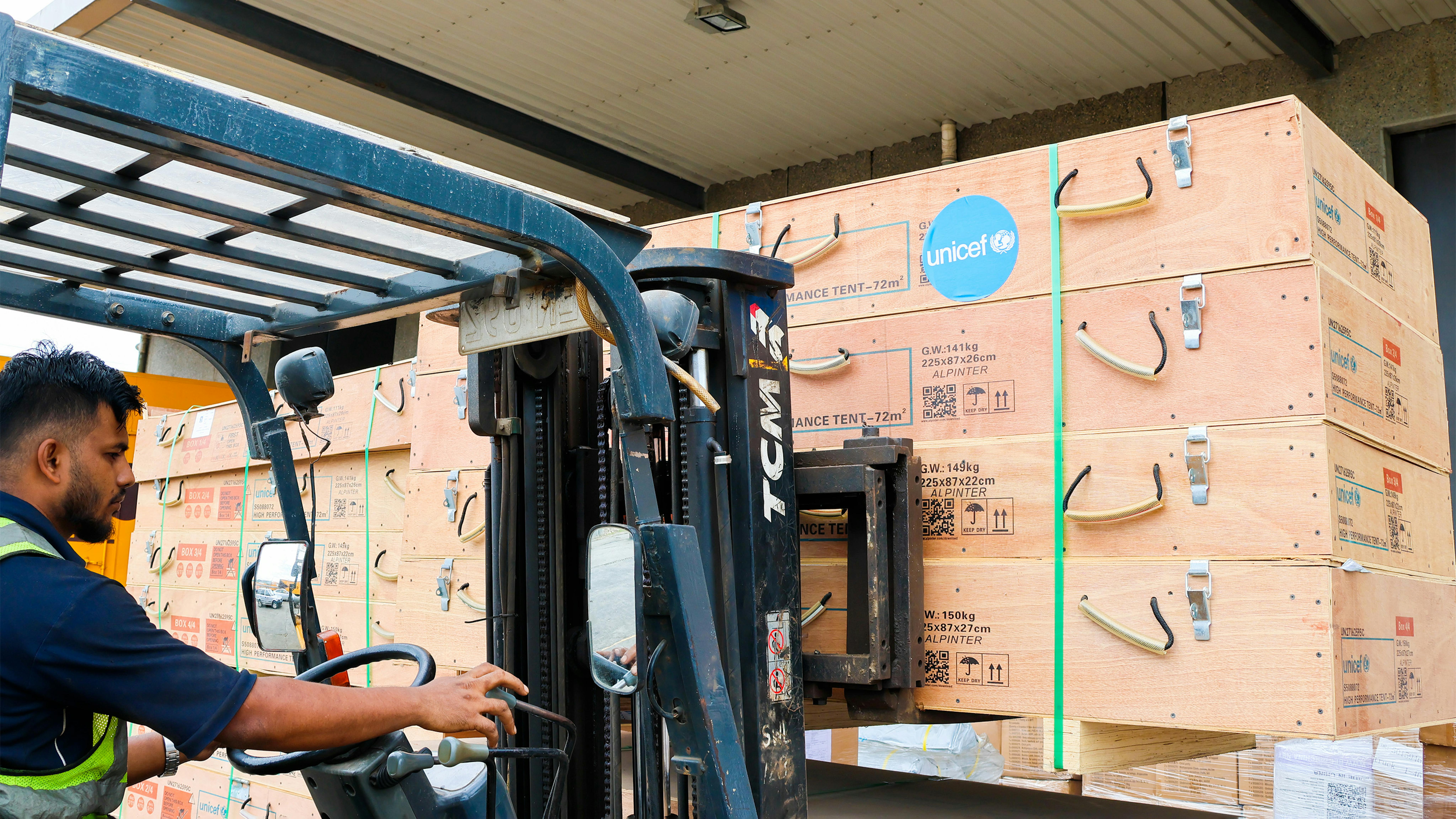 L'UNICEF si sta preparando a spedire le forniture di emergenza dalle Fiji a Vanuatu