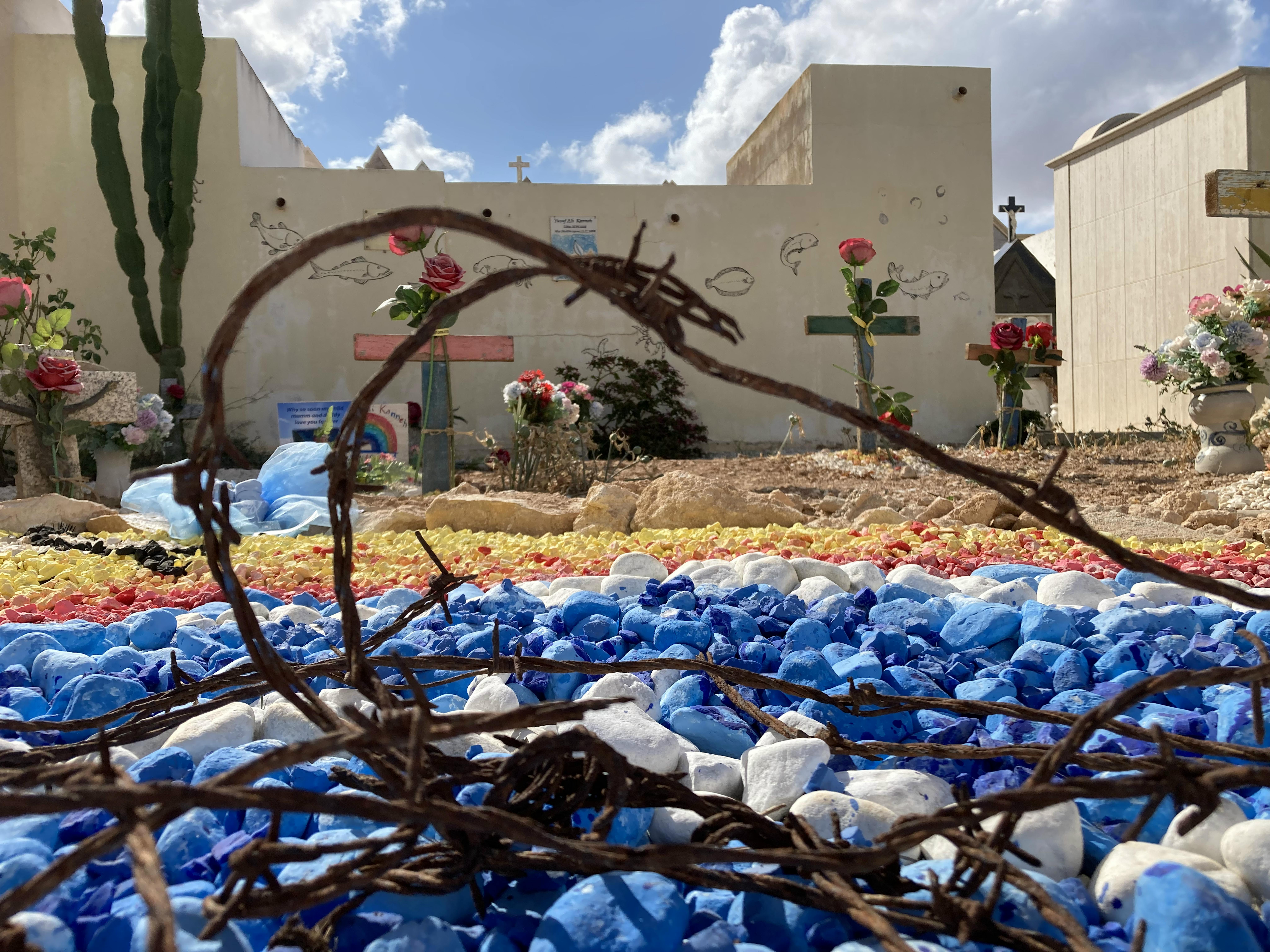 UNICEF/Saturnino/2021 La sezione del cimitero di Lampedusa dedicata alle vittime dei naufragi