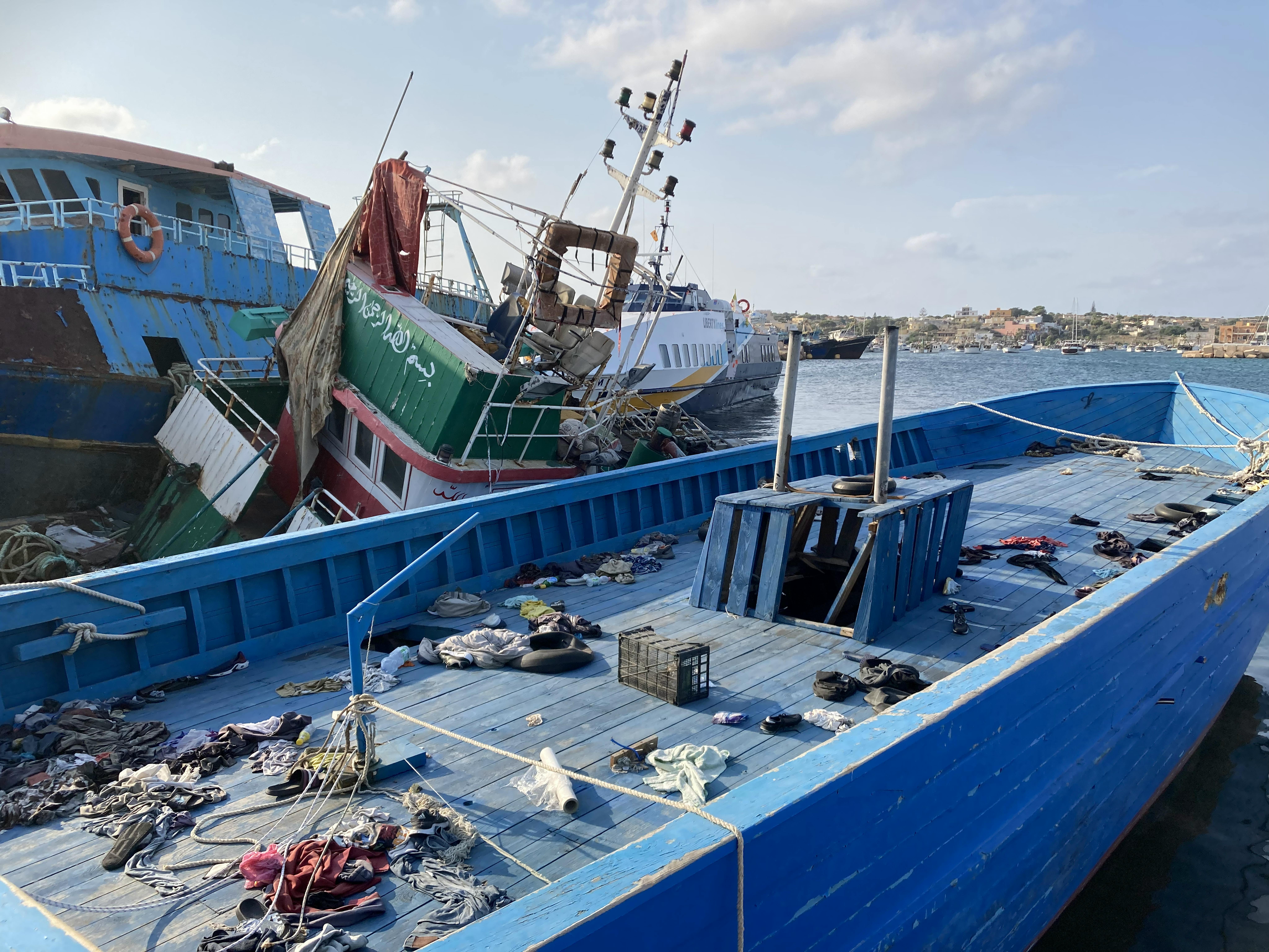 UNICEF/Saturnino/2021 Dettaglio di una delle imbarcazioni al molo di Lampedusa