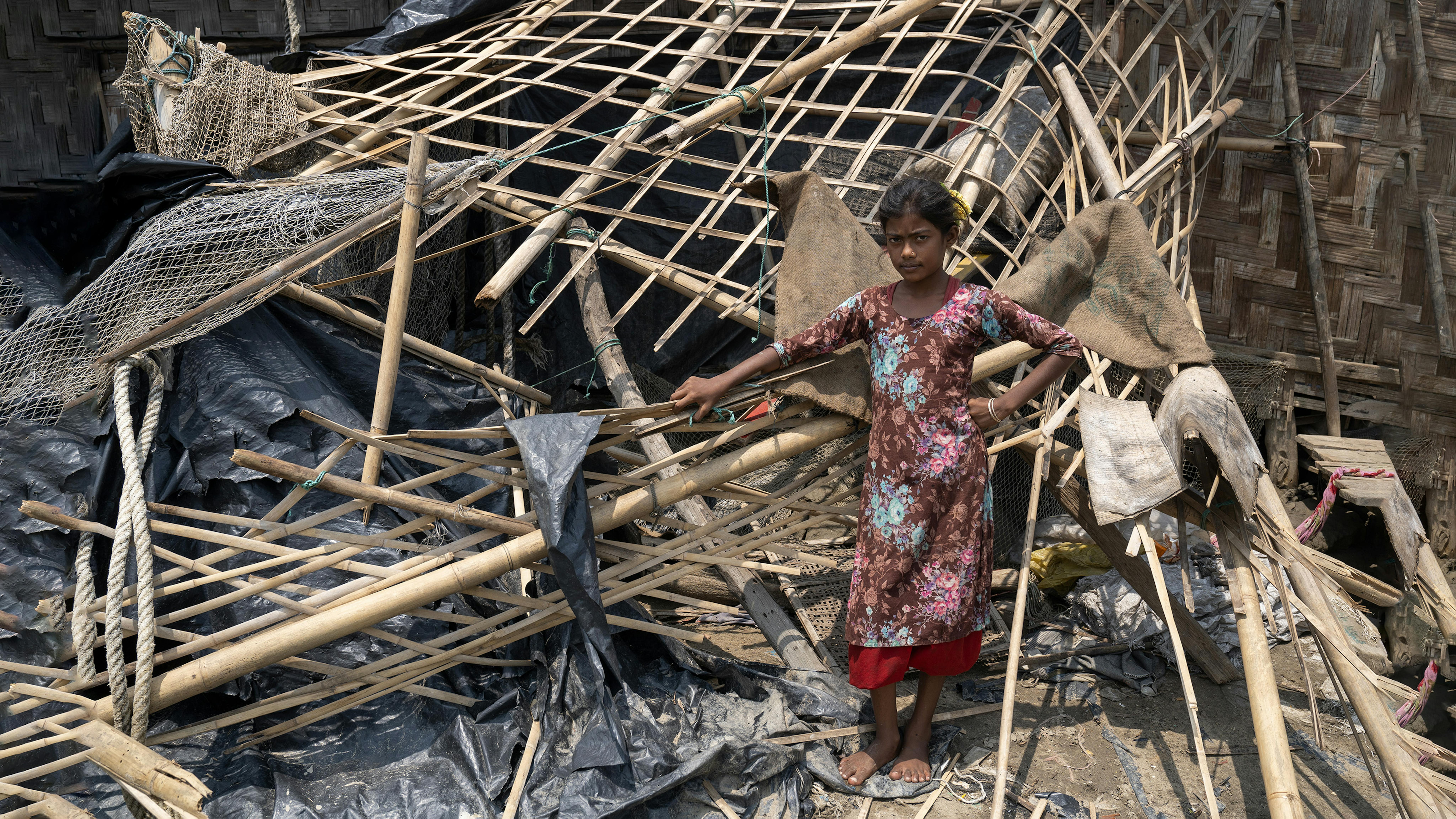 Bangladesh, una bambina dopo il passaggio del ciclone Mocha