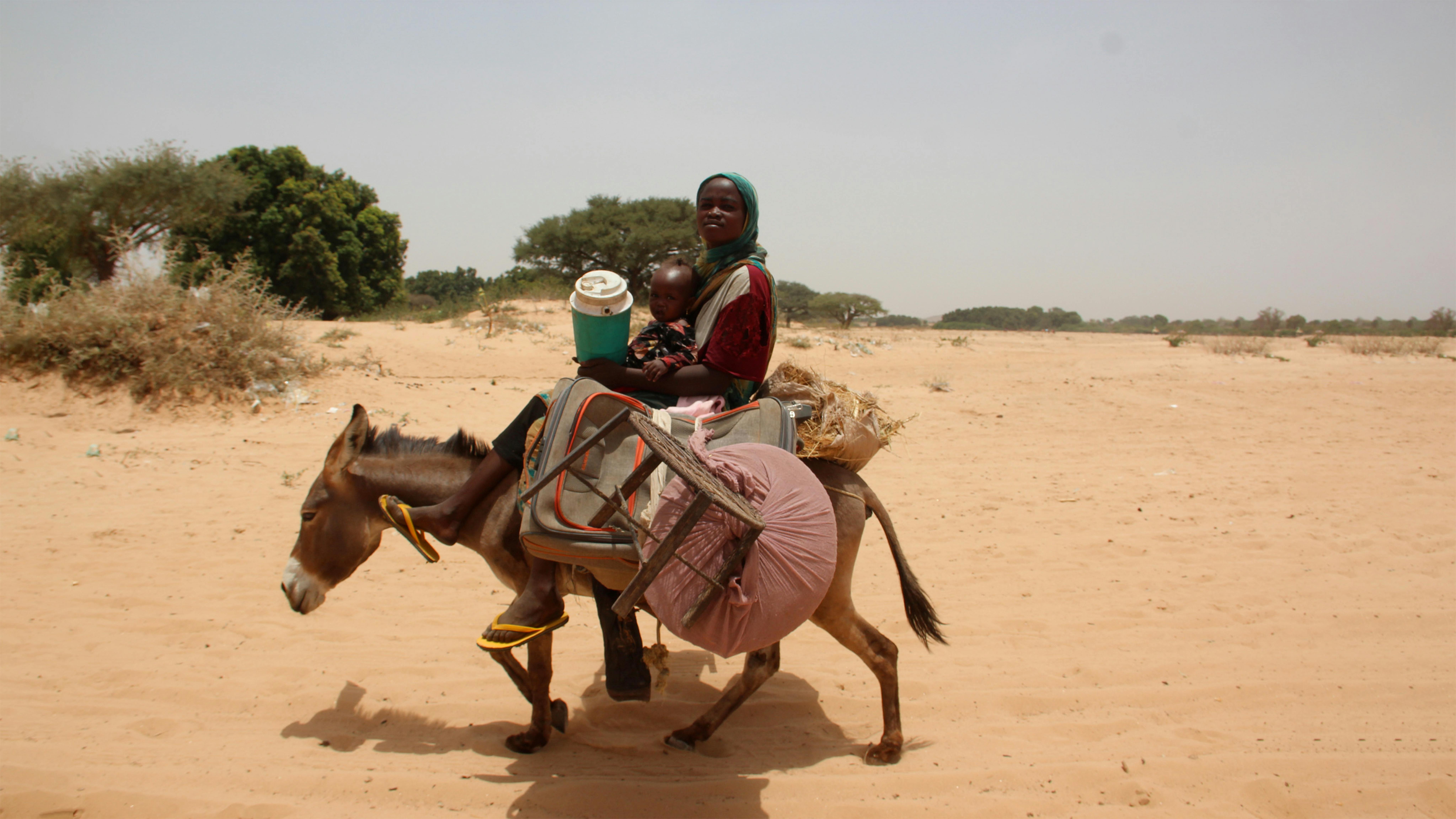 Sudan Con l'escalation del conflitto in Sudan, i rifugiati arrivano nel villaggio ciadiano di Koufroun, che si trova al confine tra Ciad e Sudan.