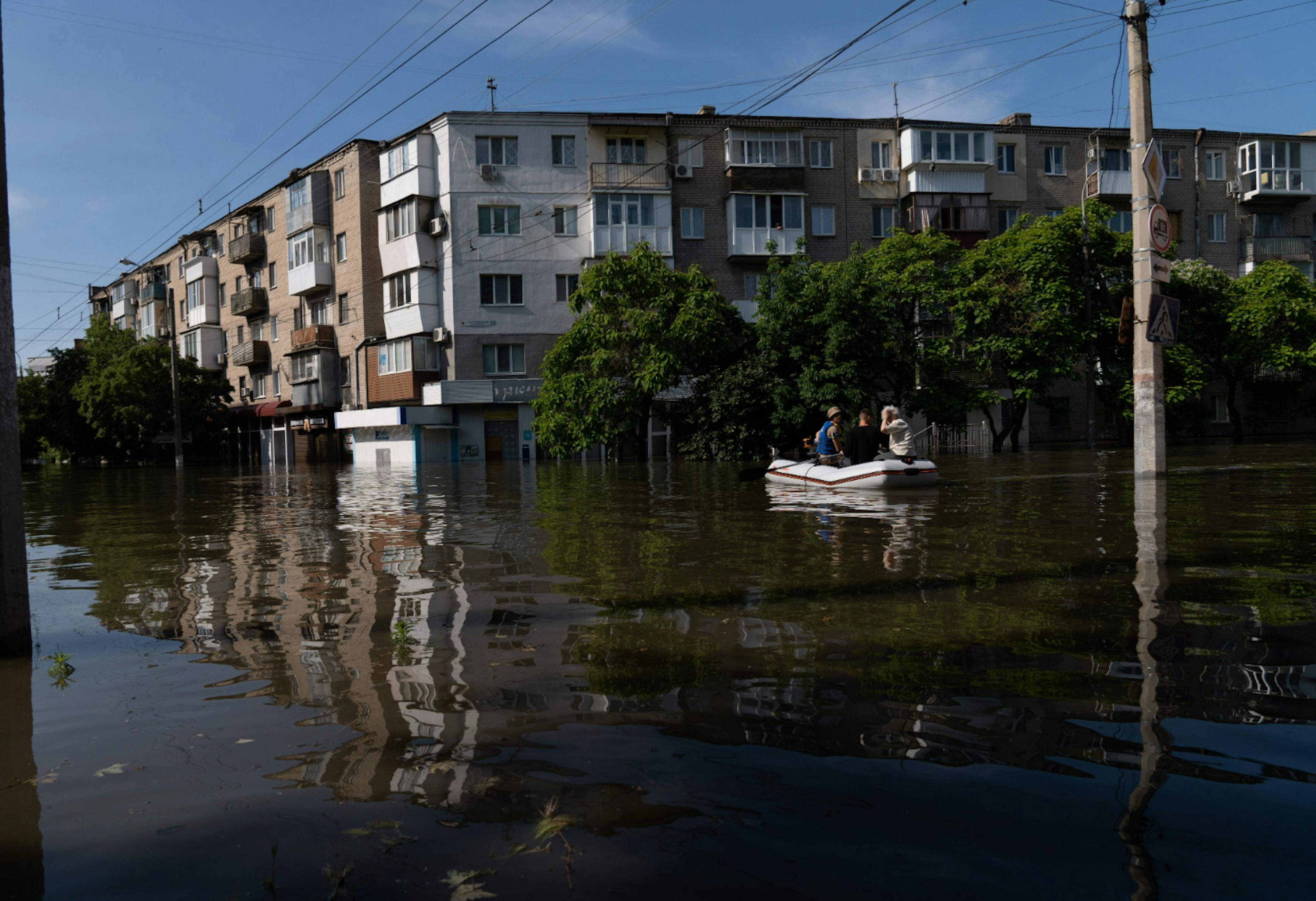 Ucraina, la diga Kakhovka distrutta