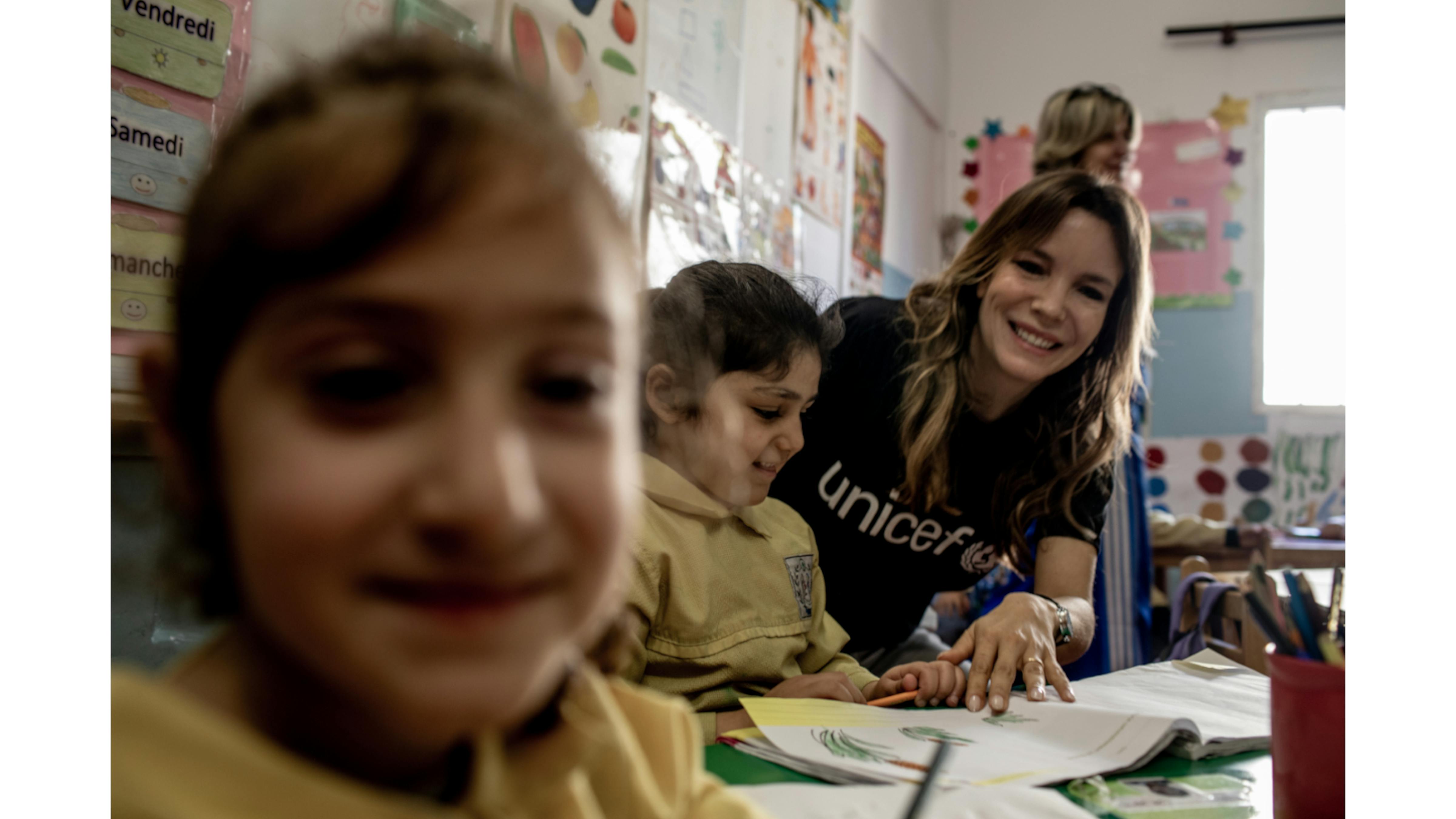 Simona Sparaco in Libano con l'UNICEF - © Valerio Bispuri