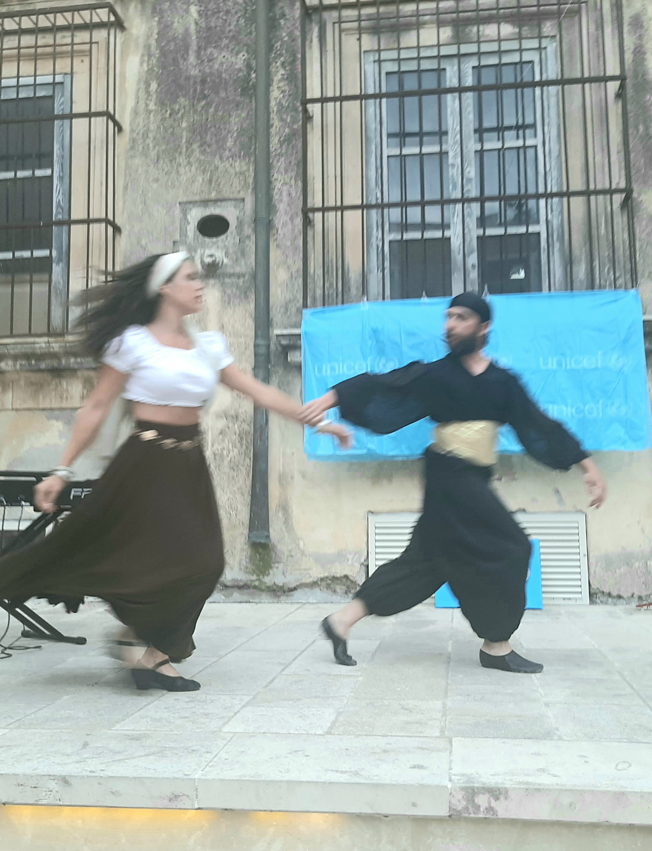 Chiara Caltabiano e Tony Bongiovanni interpretano una danza gitana