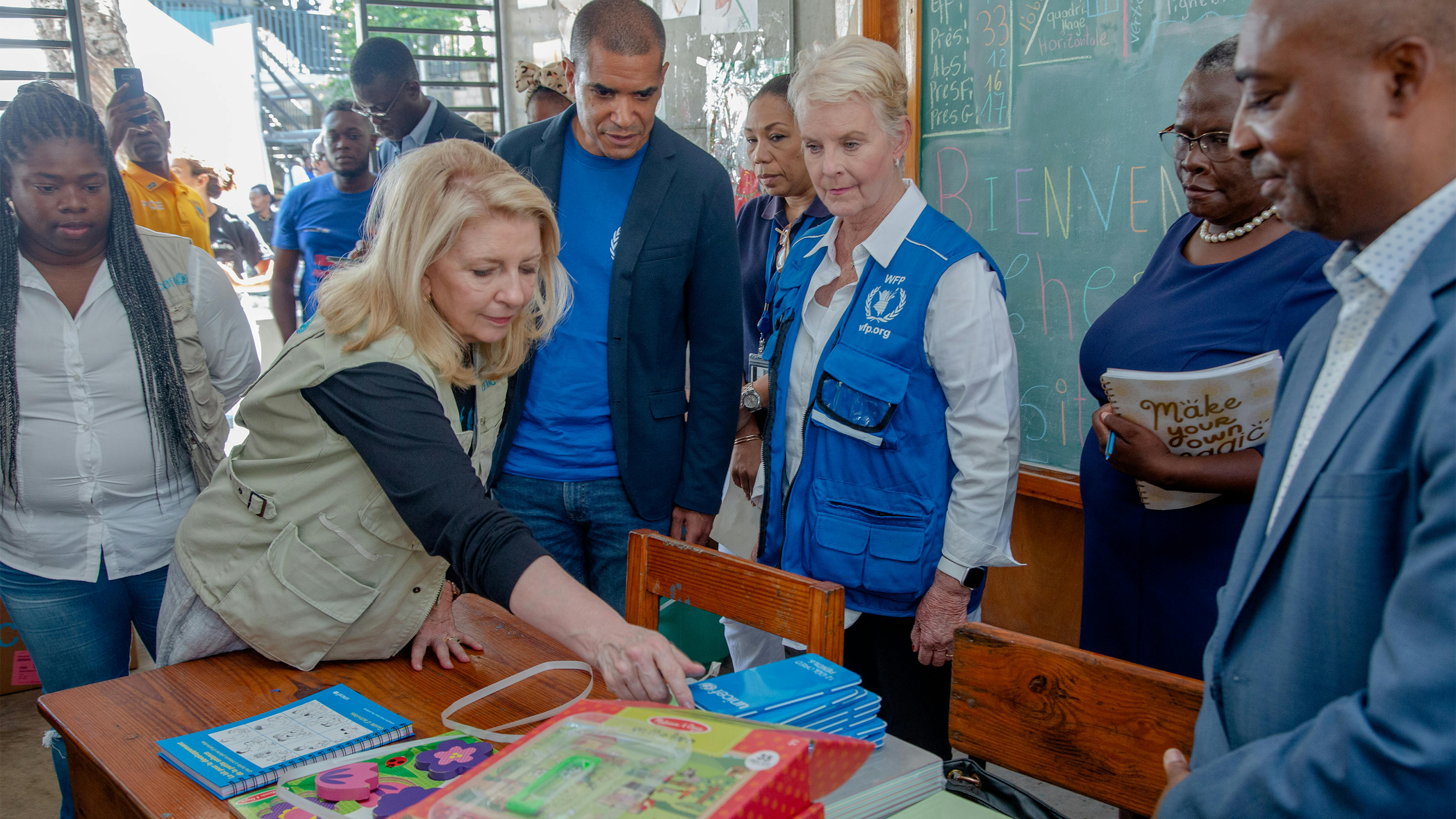 Haiti Il Direttore Esecutivo dell'UNICEF Catherine Russell e il Direttore Esecutivo del Programma Alimentare Mondiale (WFP) Cindy McCain visitano una scuola sostenuta dall'UNICEF e dal WFP a Port-au-Prince, Haiti.