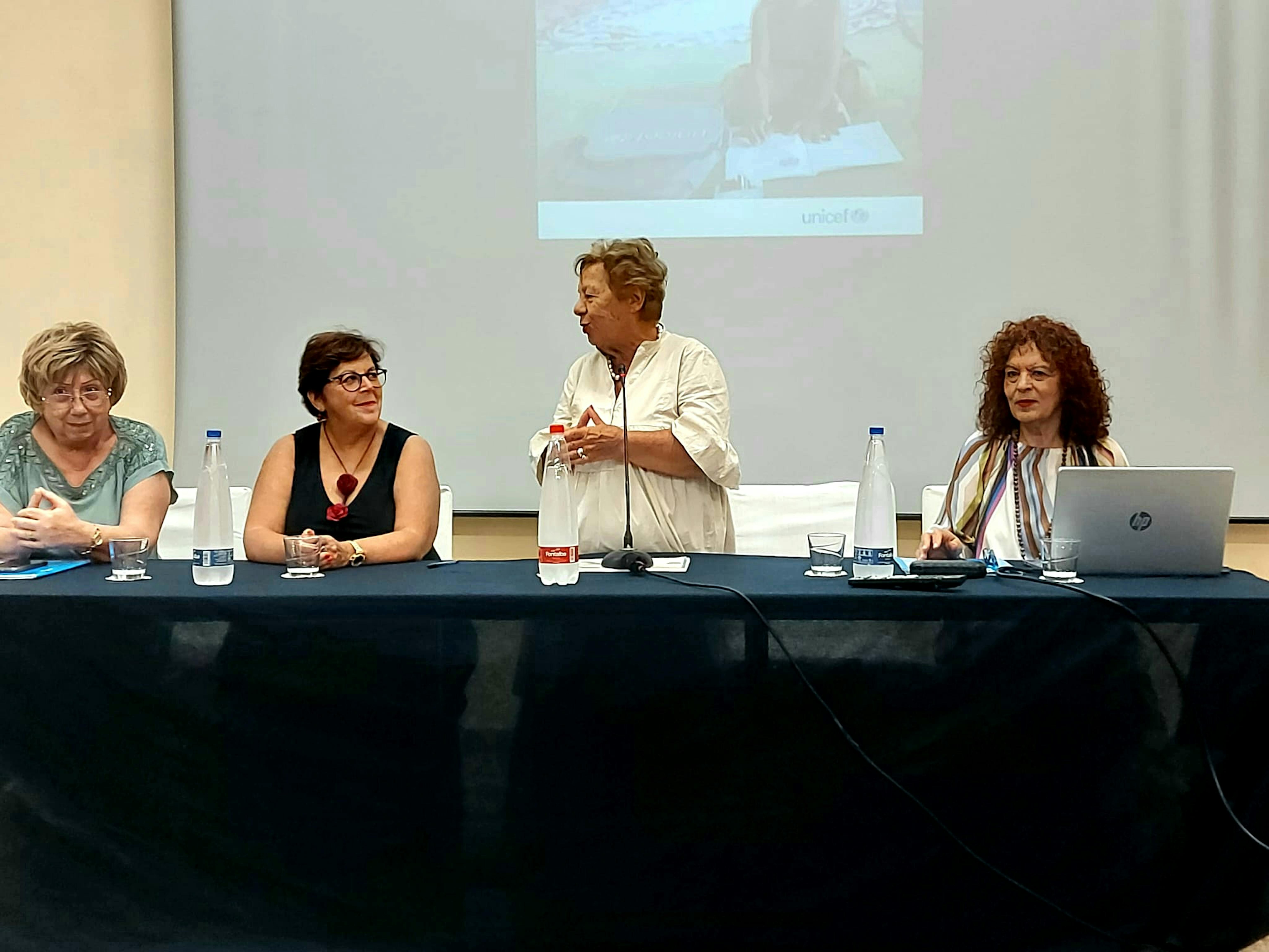 Pina Cannizzo; Teresella Celeste; Carmela Pace e Angelica Romano durante la cerimonia di consegna degli attestati alle Scuole Amiche di Siracusa