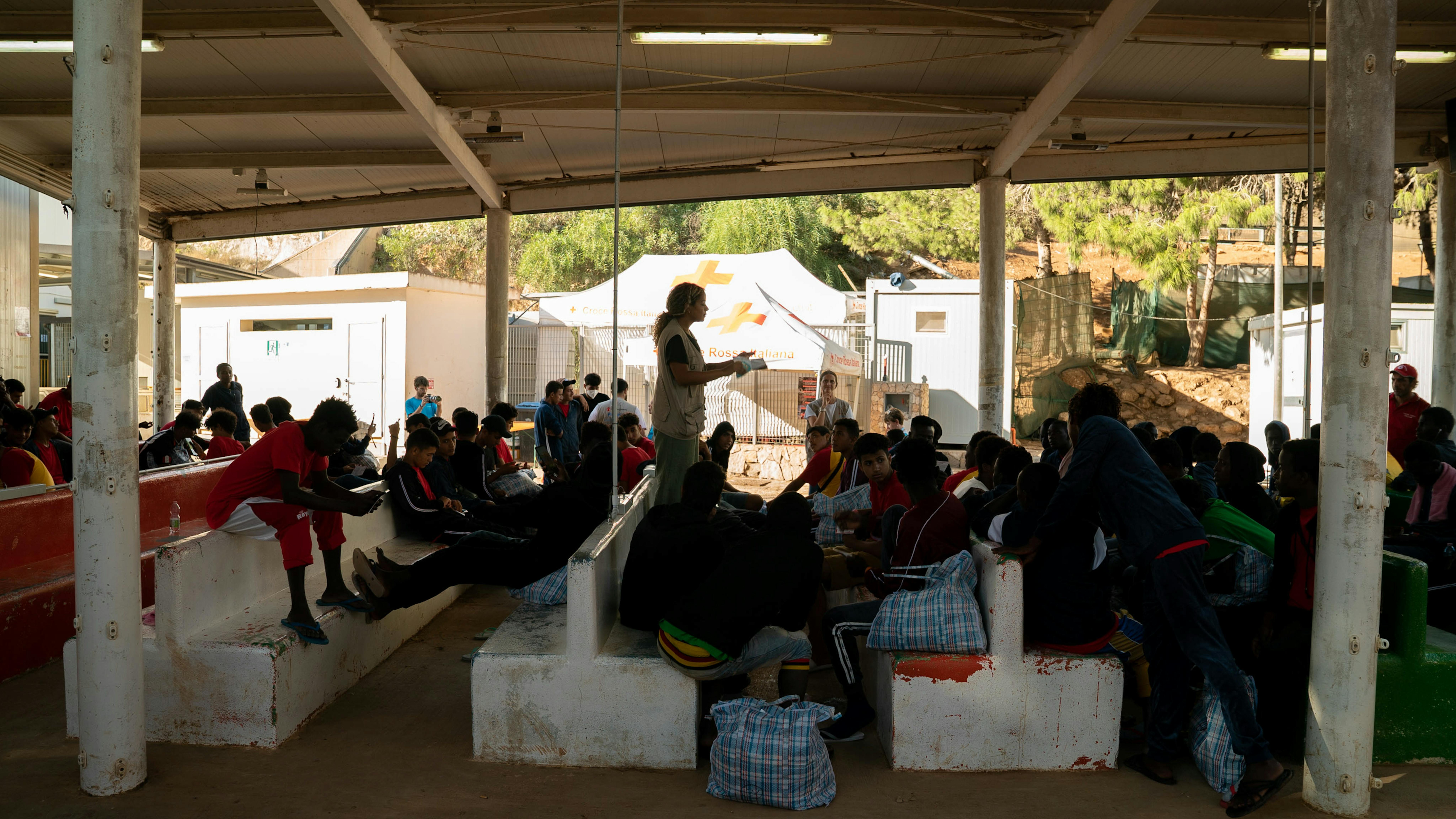 Italia - Migranti presso il centro di accoglienza “hotspot”sull’isola di Lampedusa,