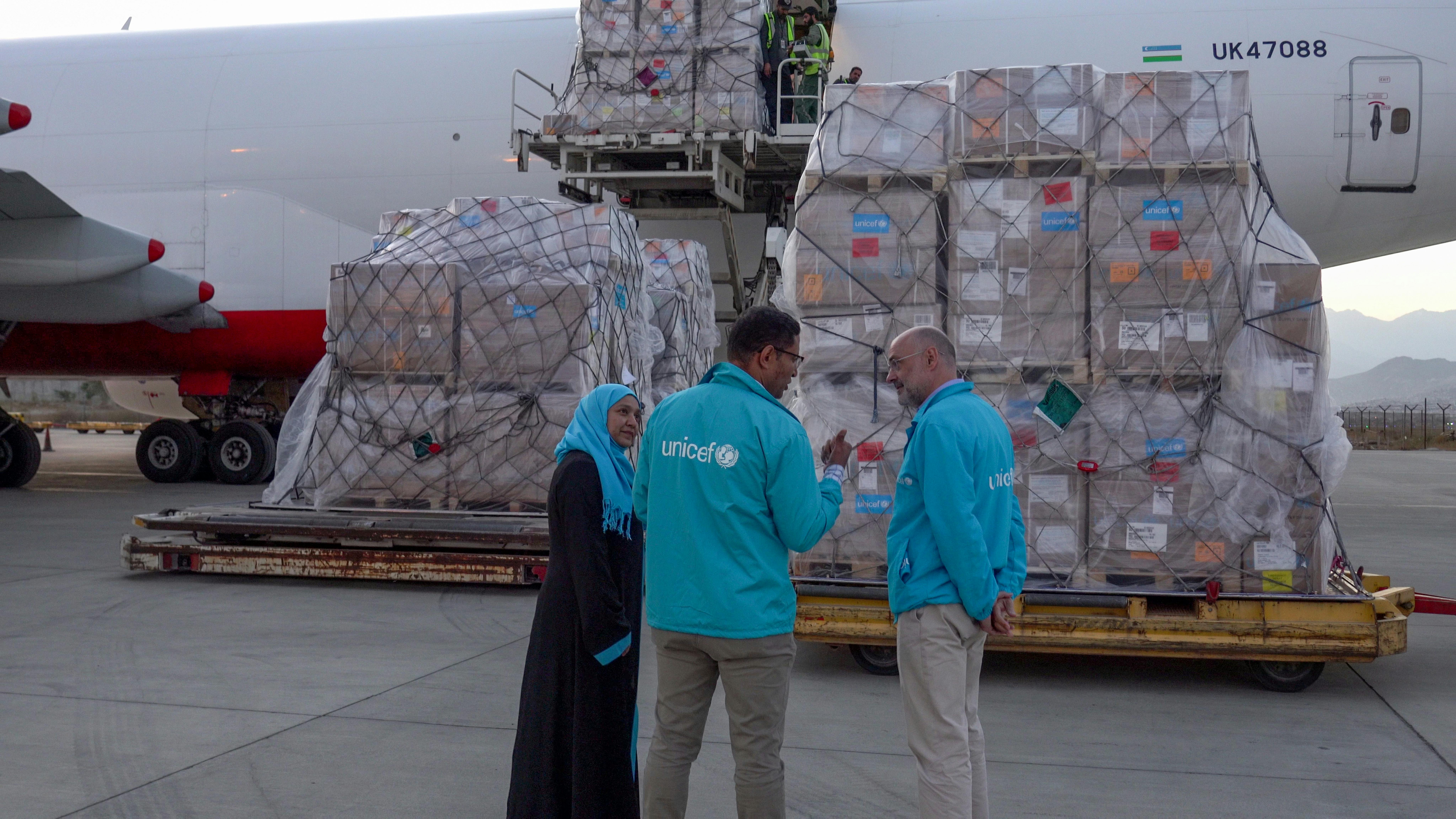 più di 80 tonnellate di forniture mediche dell’UNICEF sono arrivate oggi a Kabul come parte della risposta dell’UNICEF ai soccorsi per il terremoto.